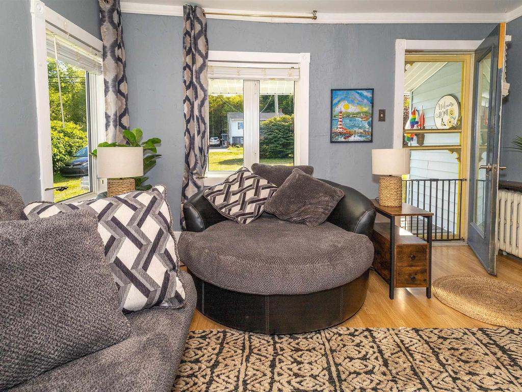 












248 Main Street

,
Florence,




NS
B1Y 1K7

