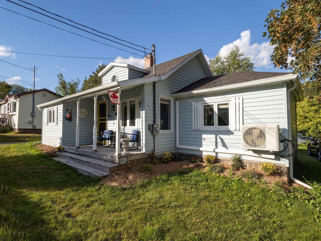 












248 Main Street

,
Florence,




NS
B1Y 1K7

