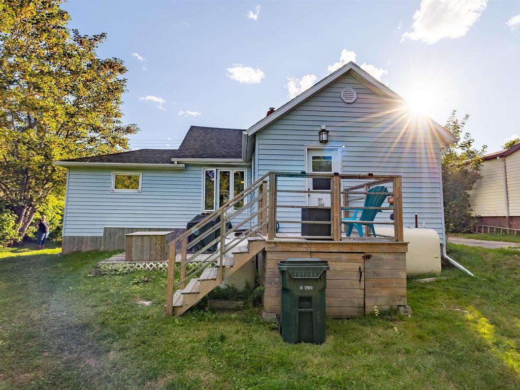 












248 Main Street

,
Florence,




NS
B1Y 1K7

