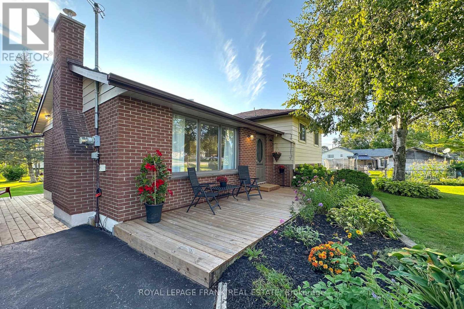 












4 ARBOUR COURT

,
Kawartha Lakes (Janetville),




Ontario
L0B1K0

