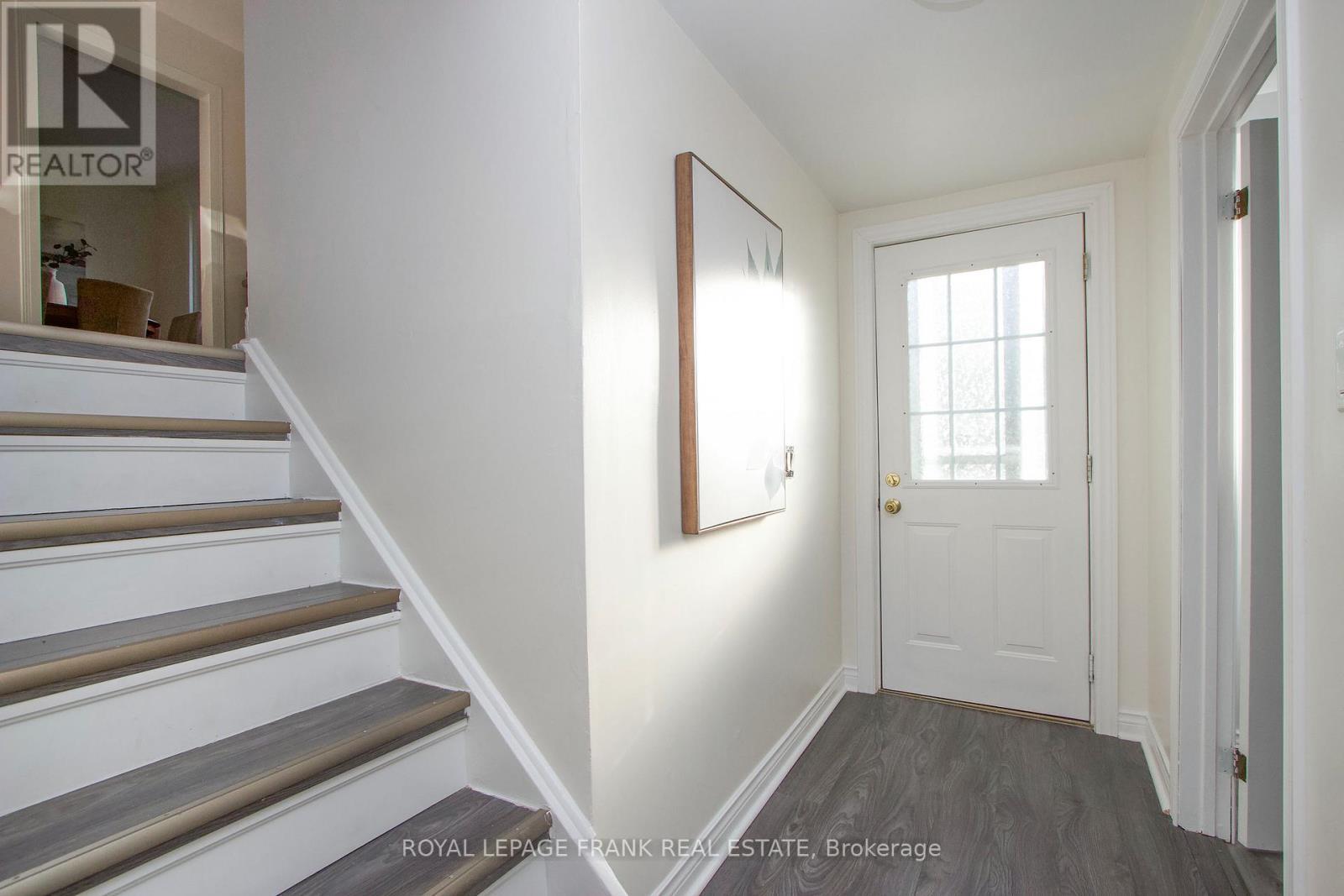 












4 ARBOUR COURT

,
Kawartha Lakes (Janetville),




Ontario
L0B1K0

