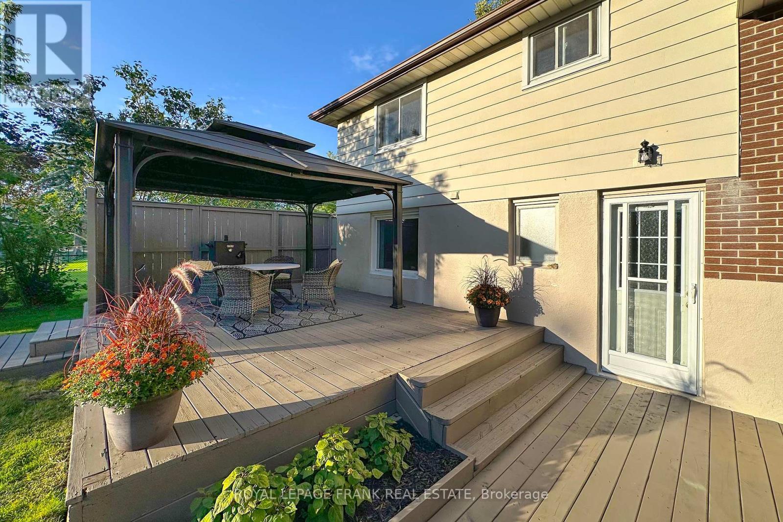 












4 ARBOUR COURT

,
Kawartha Lakes (Janetville),




Ontario
L0B1K0


