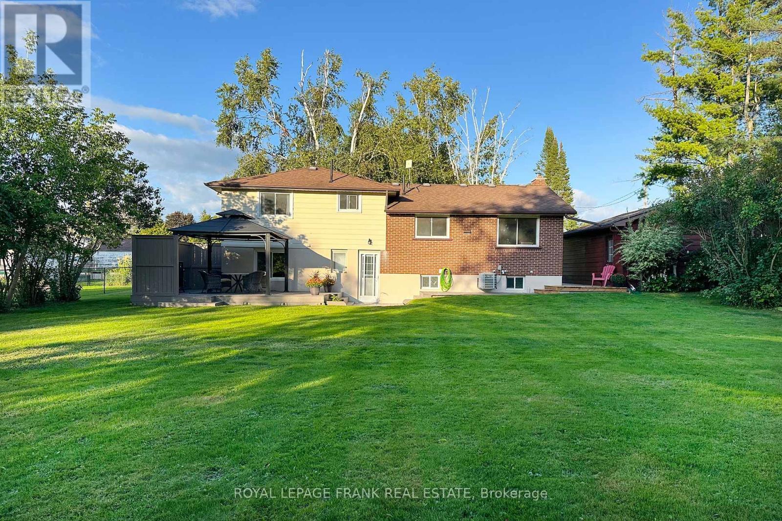 












4 ARBOUR COURT

,
Kawartha Lakes (Janetville),




Ontario
L0B1K0

