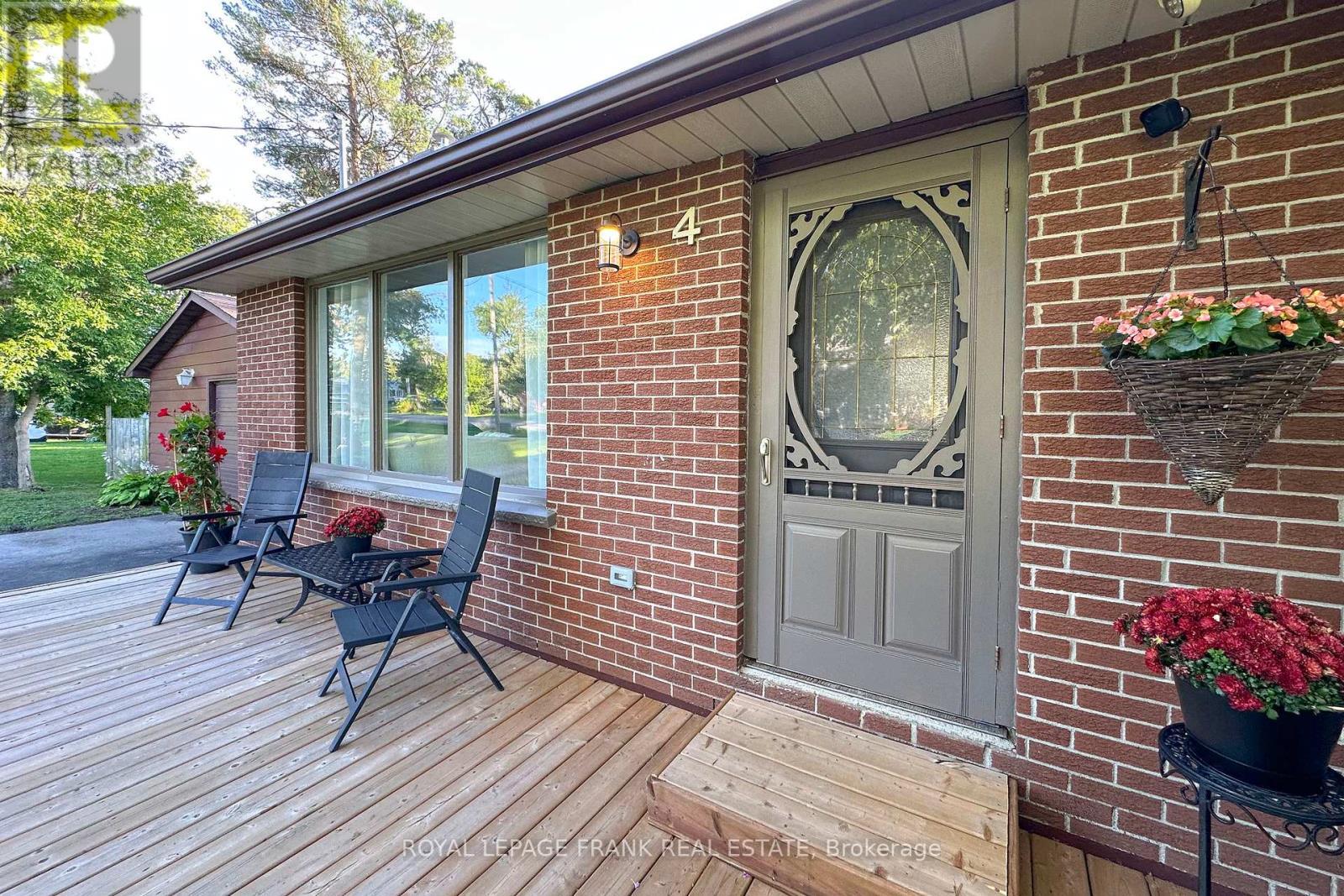 












4 ARBOUR COURT

,
Kawartha Lakes (Janetville),




Ontario
L0B1K0

