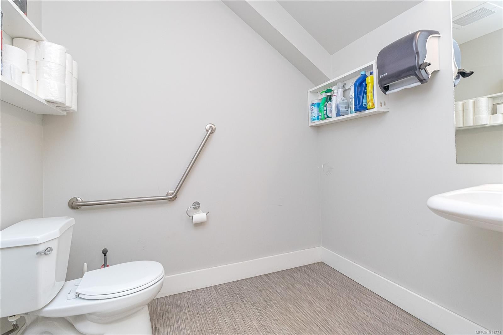 









2785


Leigh

Rd, 107,
Langford,




BC
V9B 2Y5

