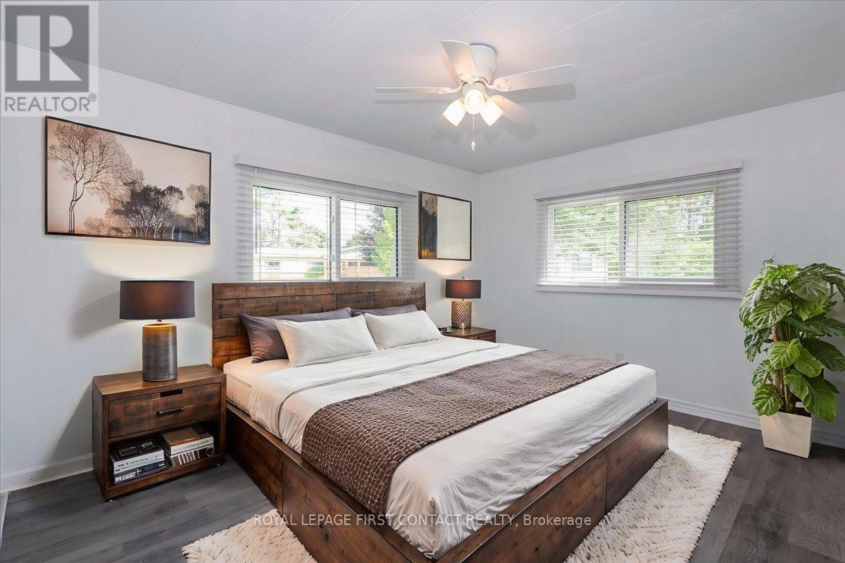 












25 HAWTHORNE DRIVE

,
Innisfil,




Ontario
L9S1P1

