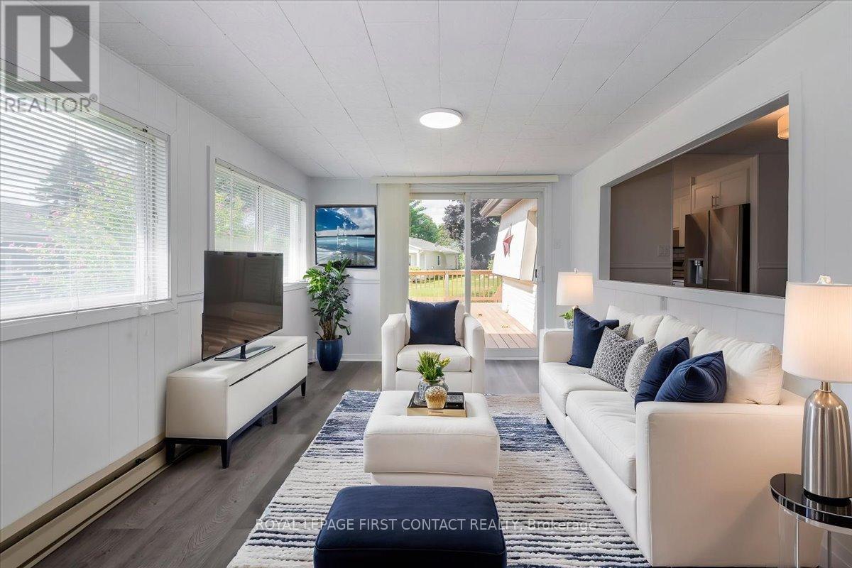 












25 HAWTHORNE DRIVE

,
Innisfil,




Ontario
L9S1P1

