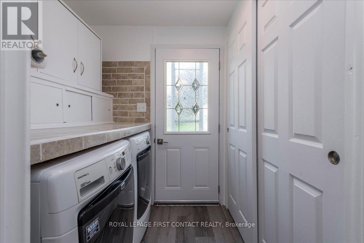 












25 HAWTHORNE DRIVE

,
Innisfil,




Ontario
L9S1P1

