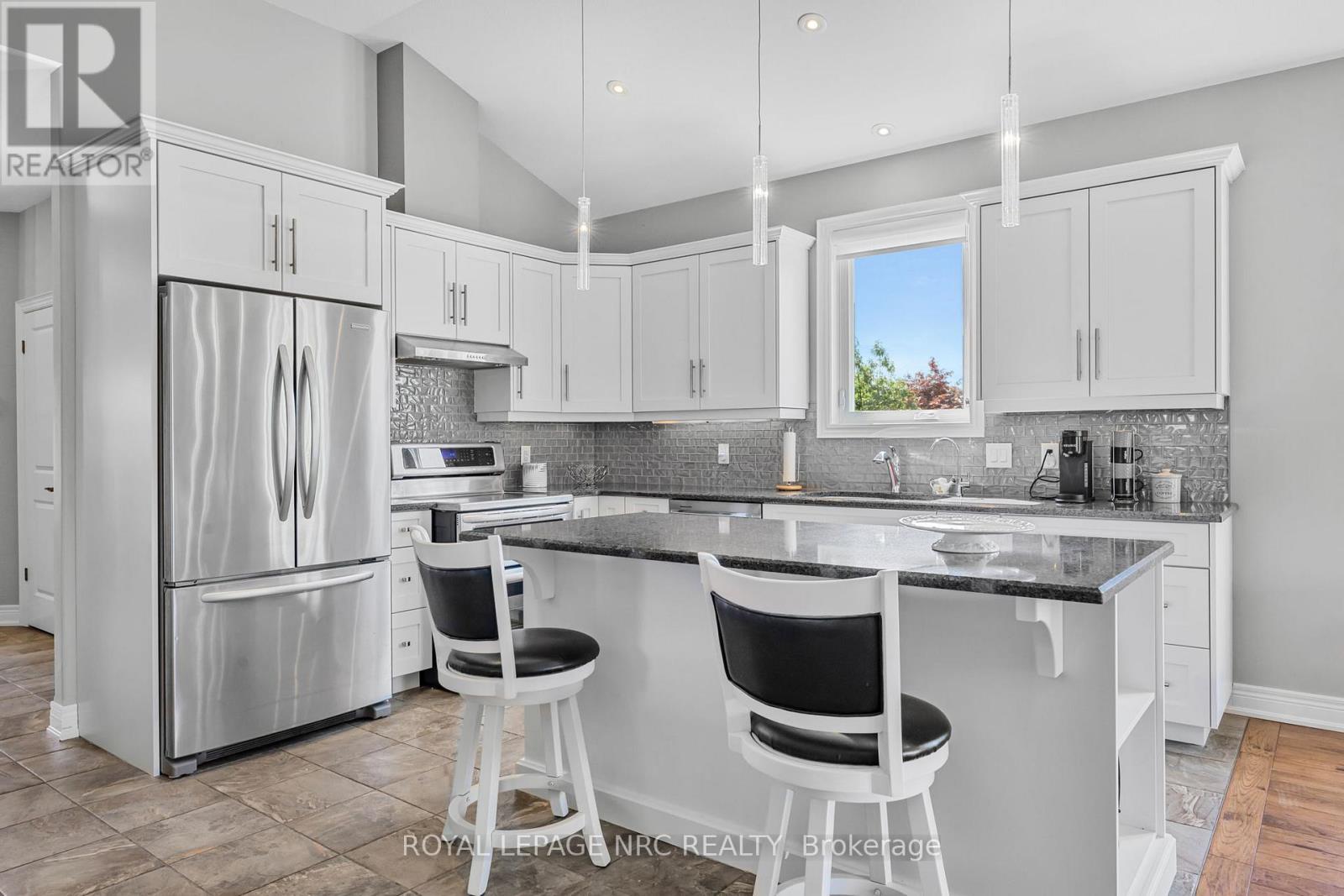 












79 SUNRISE COURT

,
Fort Erie (Ridgeway),




Ontario
L0S1N0

