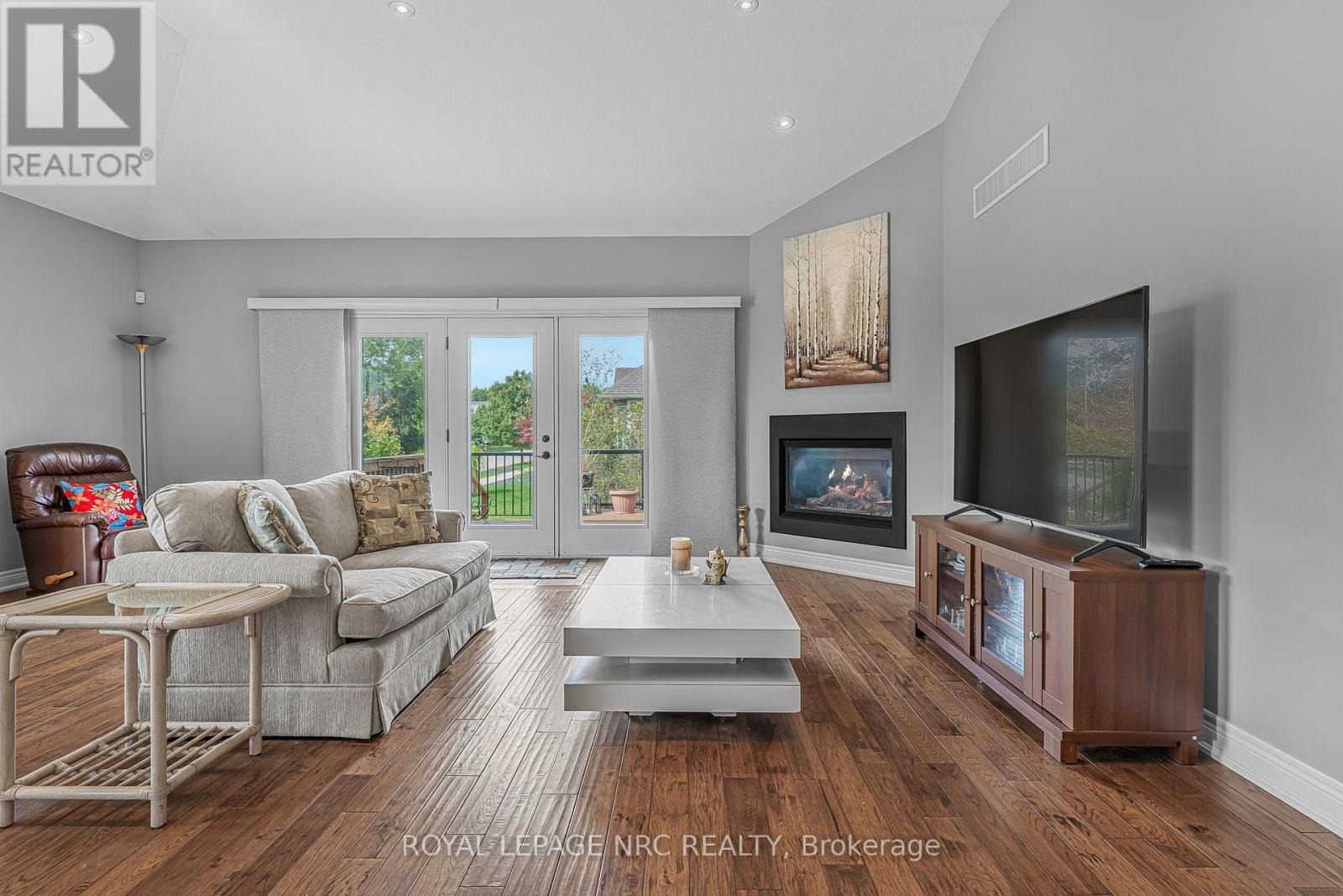 












79 SUNRISE COURT

,
Fort Erie (Ridgeway),




Ontario
L0S1N0

