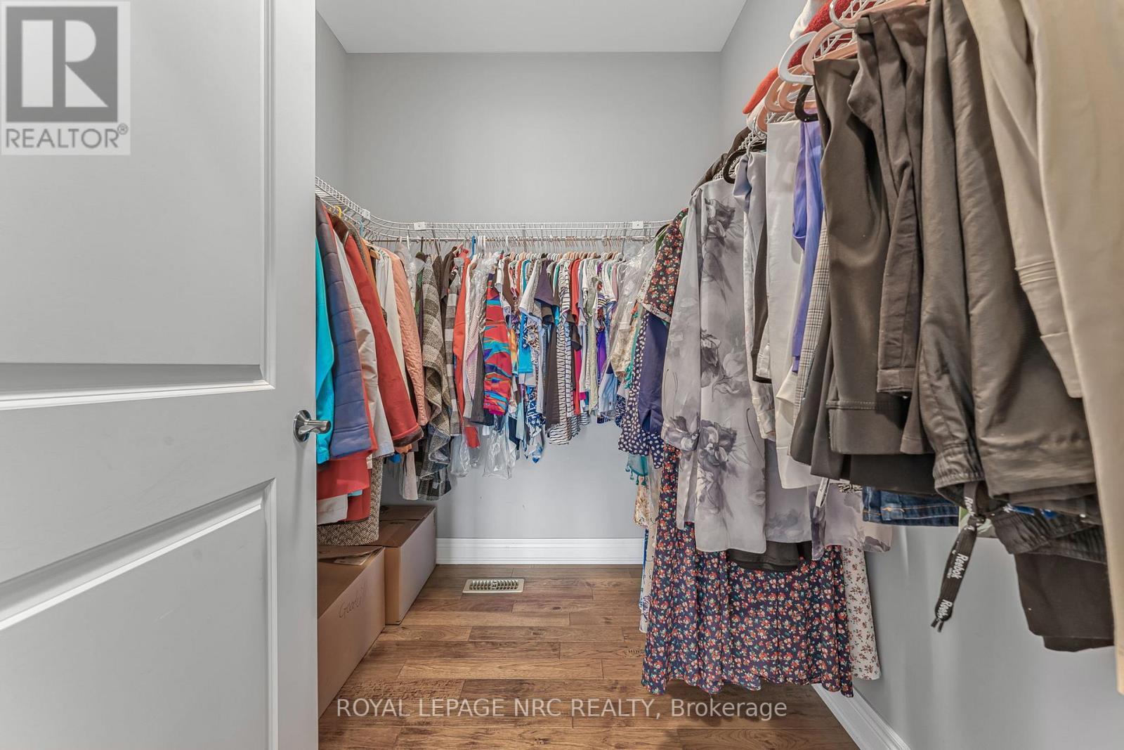 












79 SUNRISE COURT

,
Fort Erie (Ridgeway),




Ontario
L0S1N0

