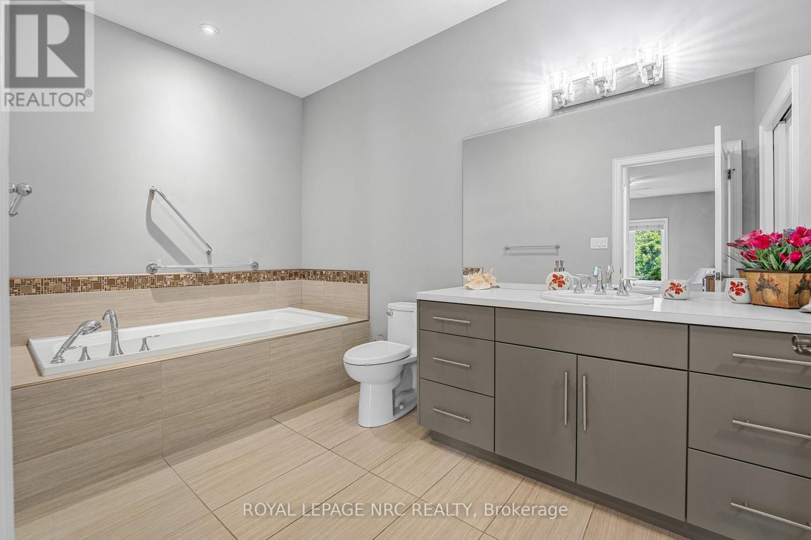 












79 SUNRISE COURT

,
Fort Erie (Ridgeway),




Ontario
L0S1N0

