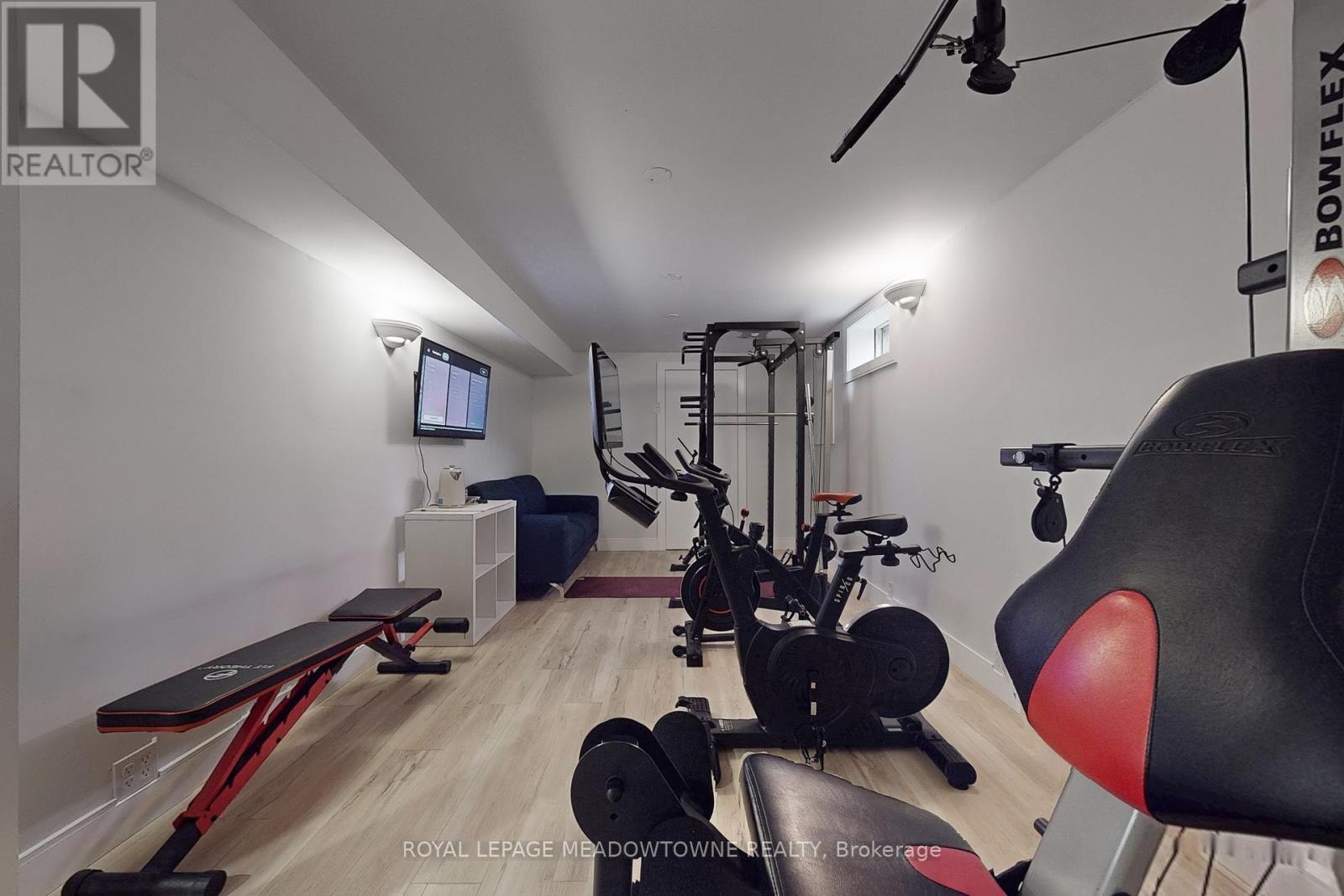 












365 CELTIC DRIVE

,
Hamilton,




Ontario
L8E4N1

