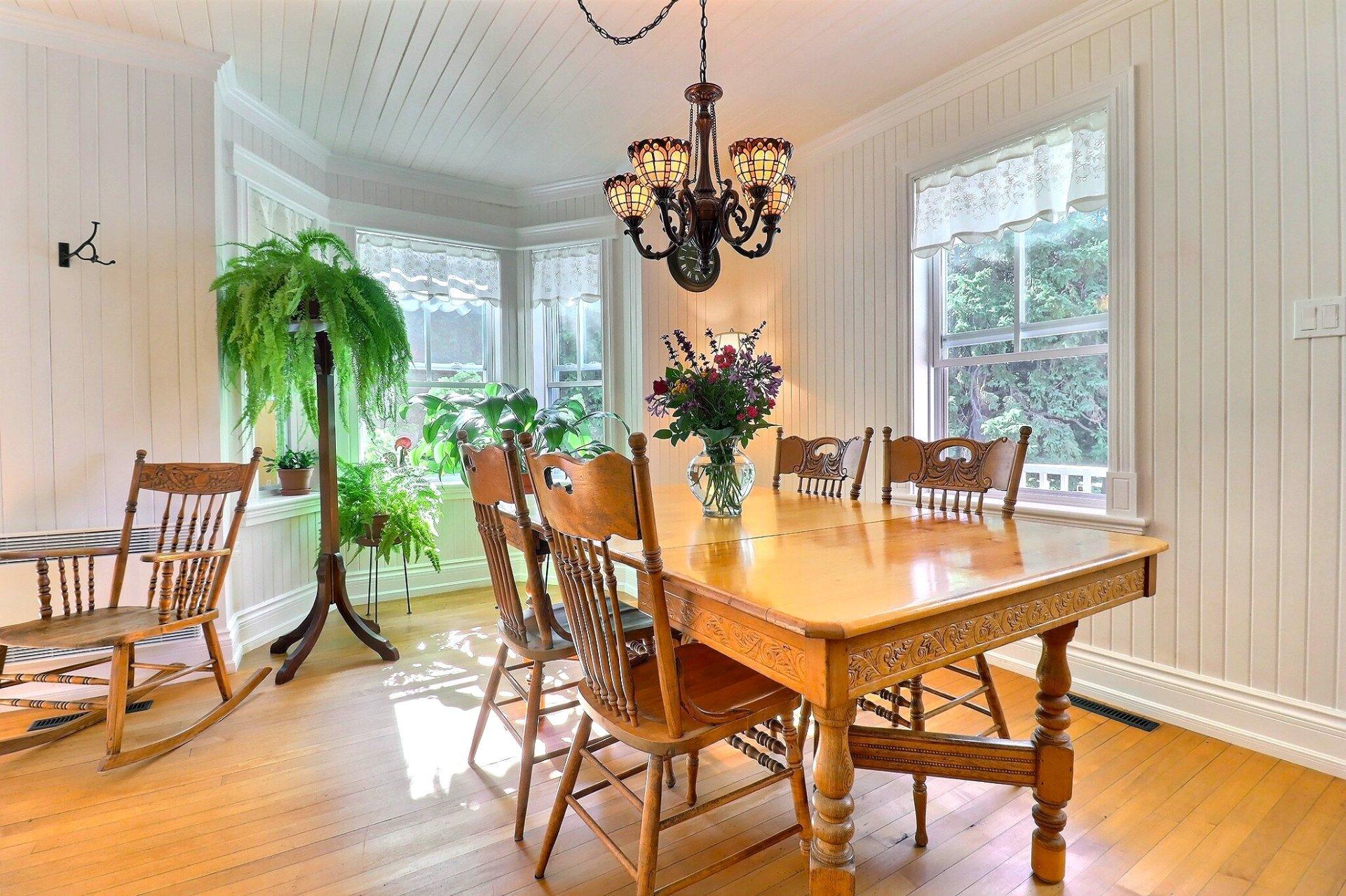 









987


Ch. de la Montagne

,
Mont-Saint-Hilaire,




QC
J3G4S6

