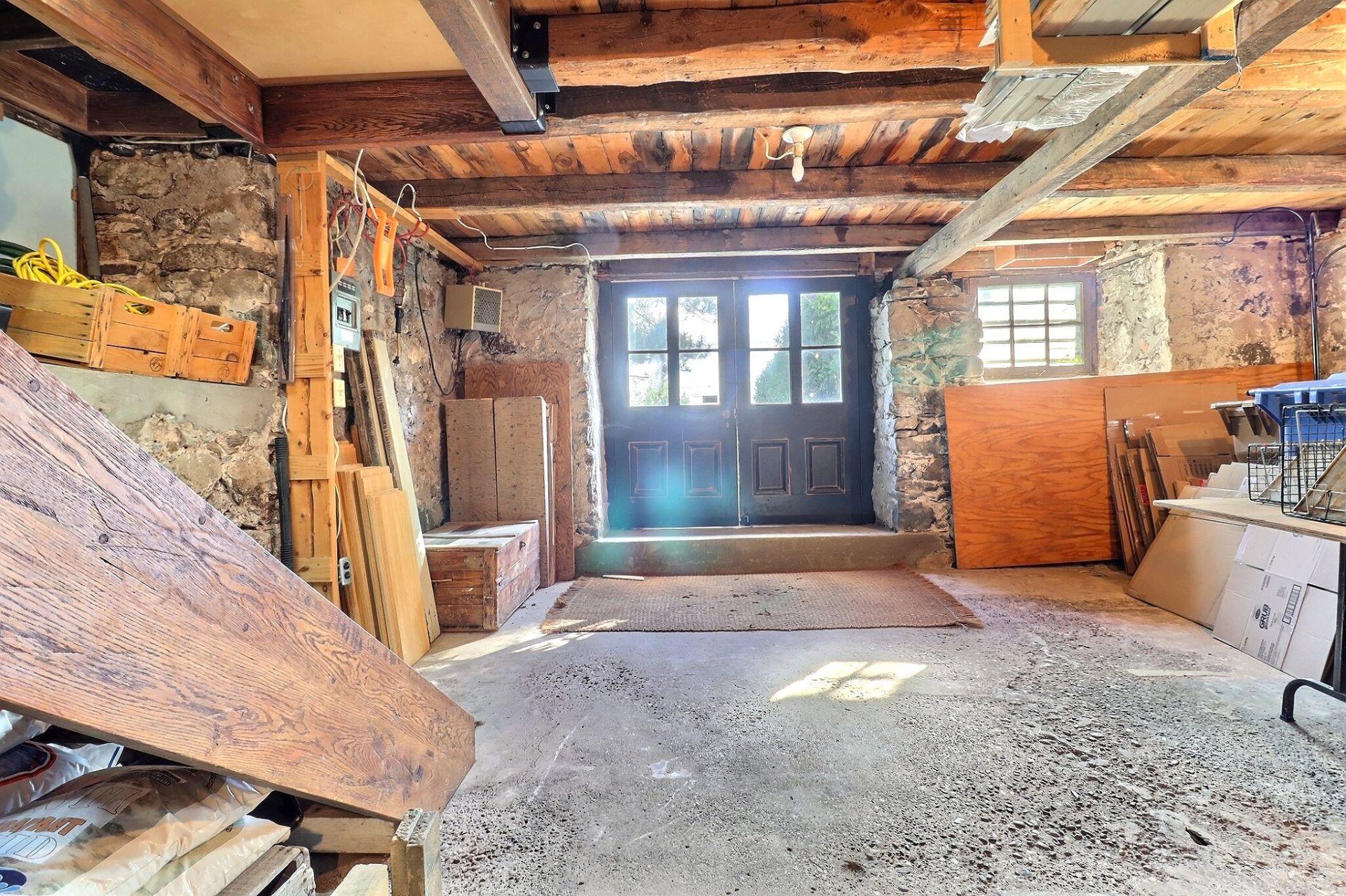 









987


Ch. de la Montagne

,
Mont-Saint-Hilaire,




QC
J3G4S6

