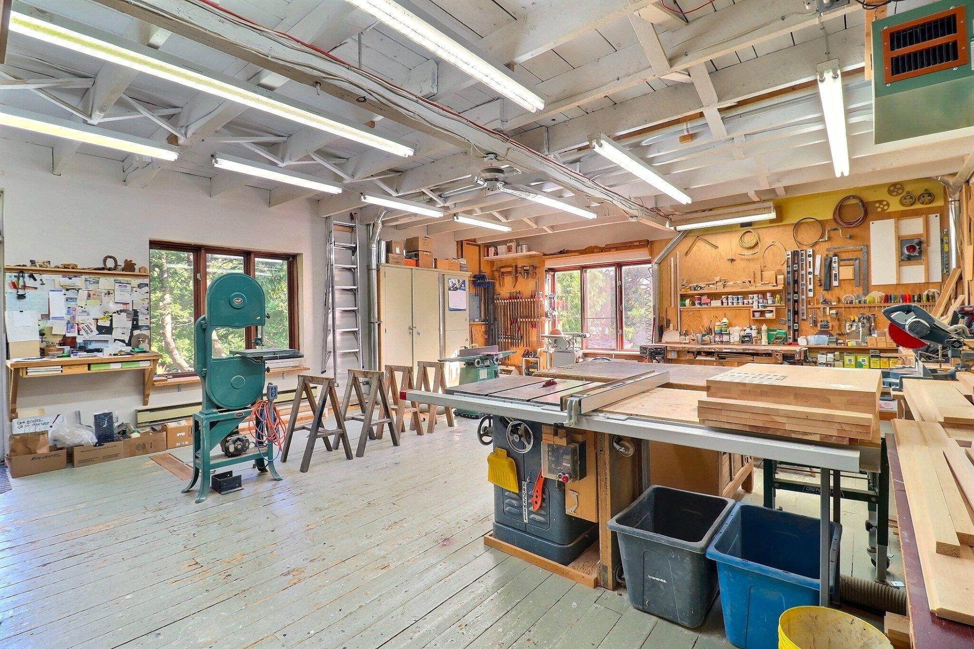 









987


Ch. de la Montagne

,
Mont-Saint-Hilaire,




QC
J3G4S6

