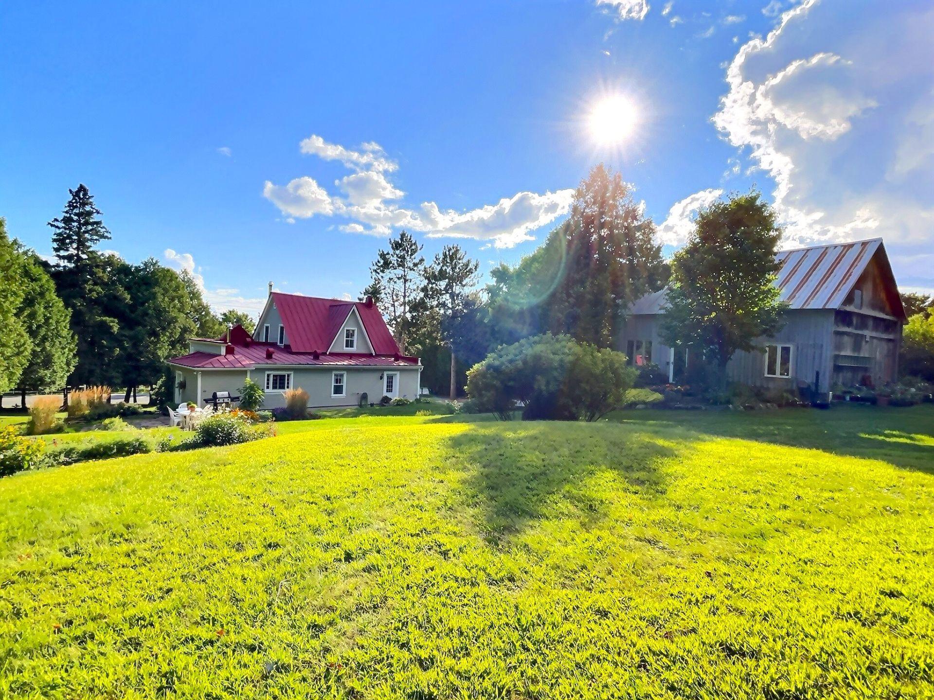 









987


Ch. de la Montagne

,
Mont-Saint-Hilaire,




QC
J3G4S6

