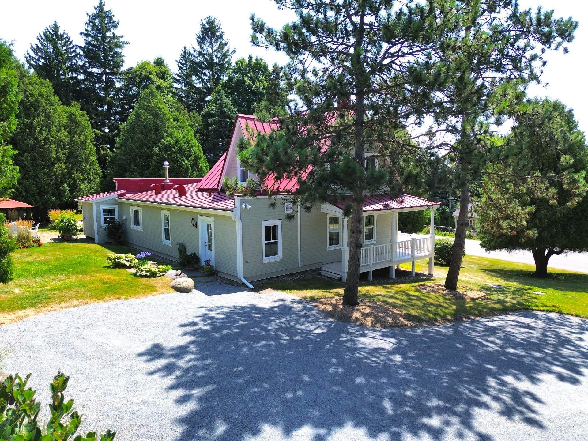 









987


Ch. de la Montagne

,
Mont-Saint-Hilaire,




QC
J3G4S6

