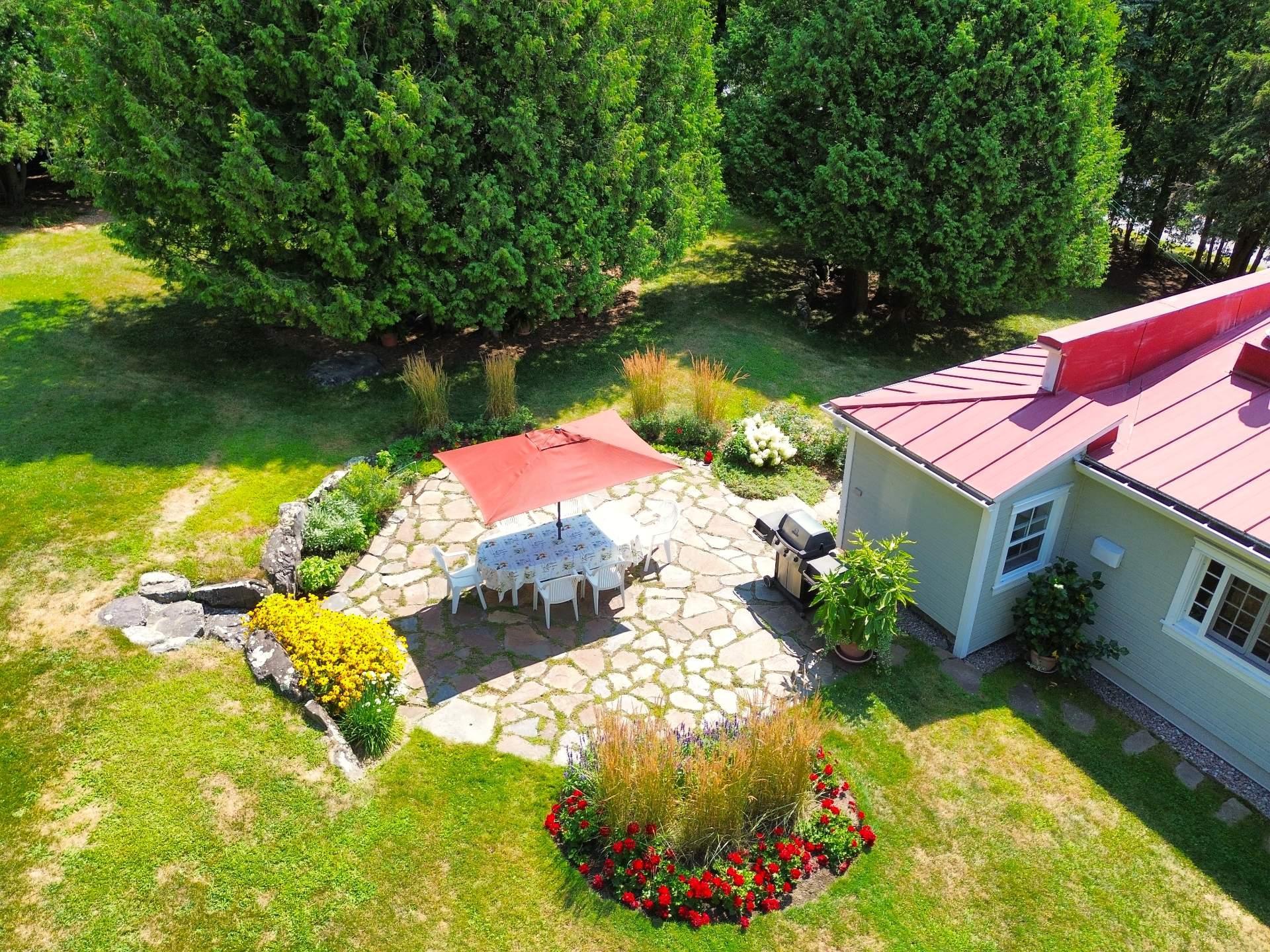 









987


Ch. de la Montagne

,
Mont-Saint-Hilaire,




QC
J3G4S6

