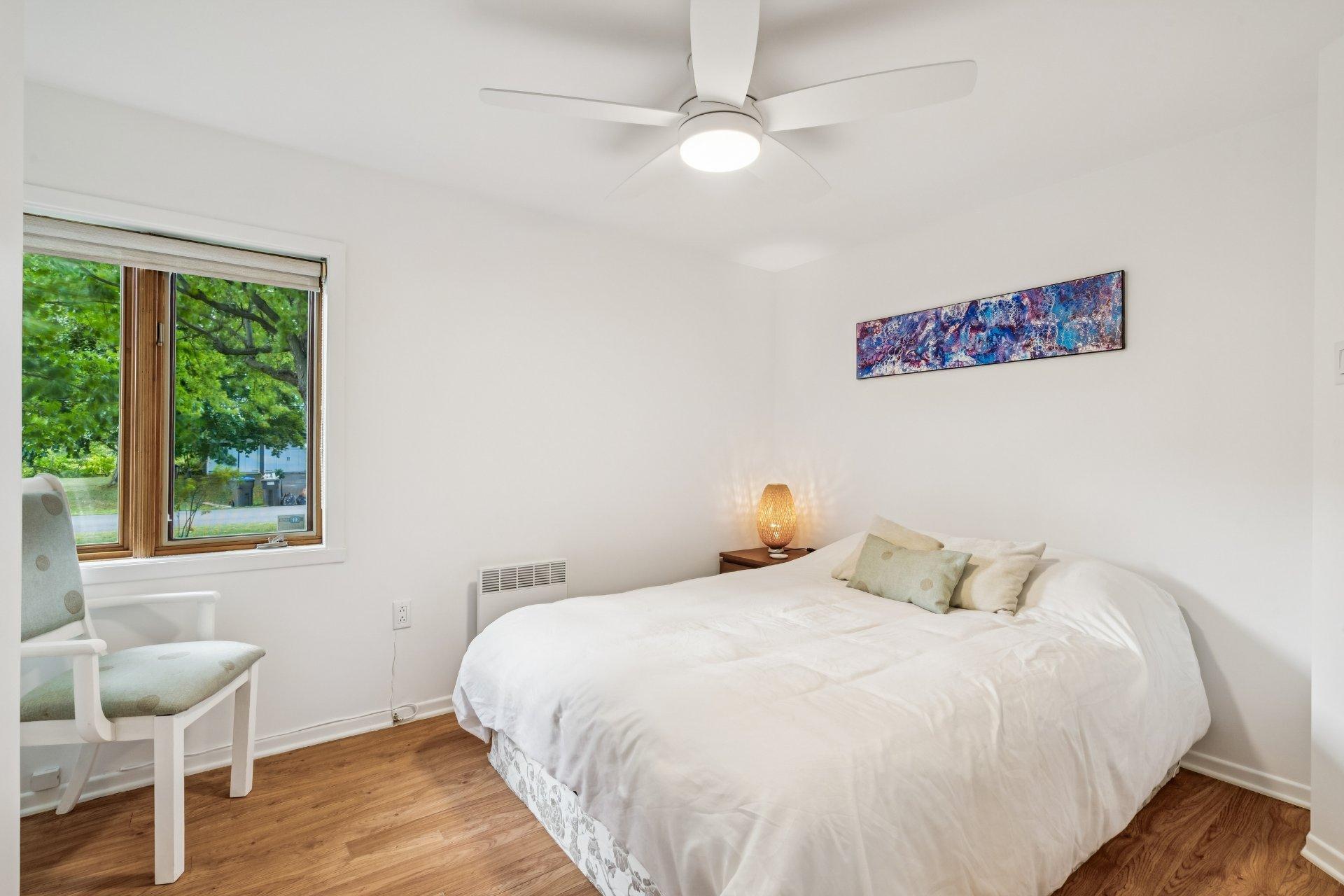 









724


Av. de Venise O.

,
Venise-en-Québec,




QC
J0J2K0

