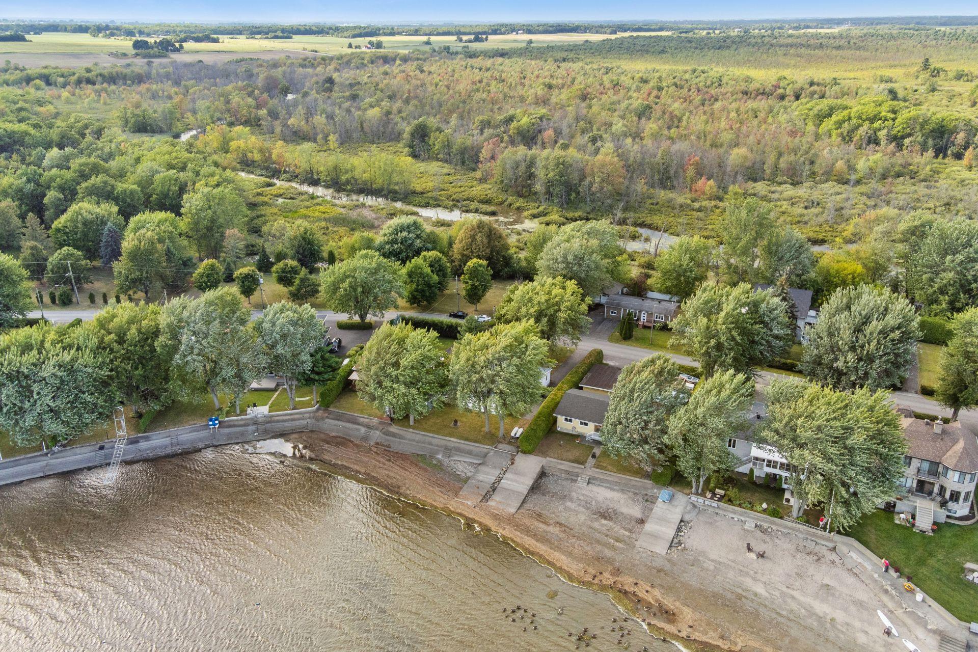 









724


Av. de Venise O.

,
Venise-en-Québec,




QC
J0J2K0

