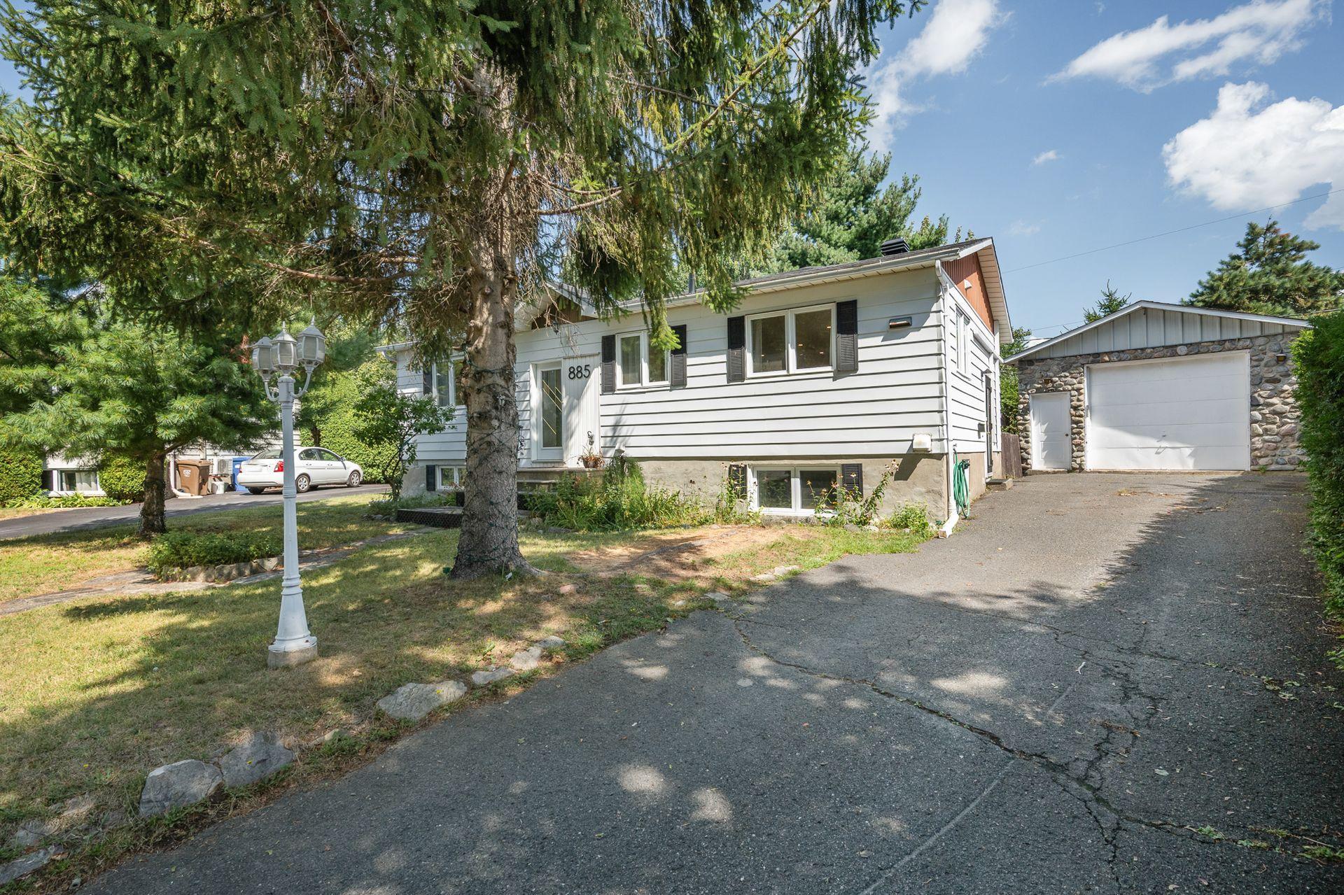 









885


Rue des Paysans

,
Sainte-Julie,




QC
J3E1K7

