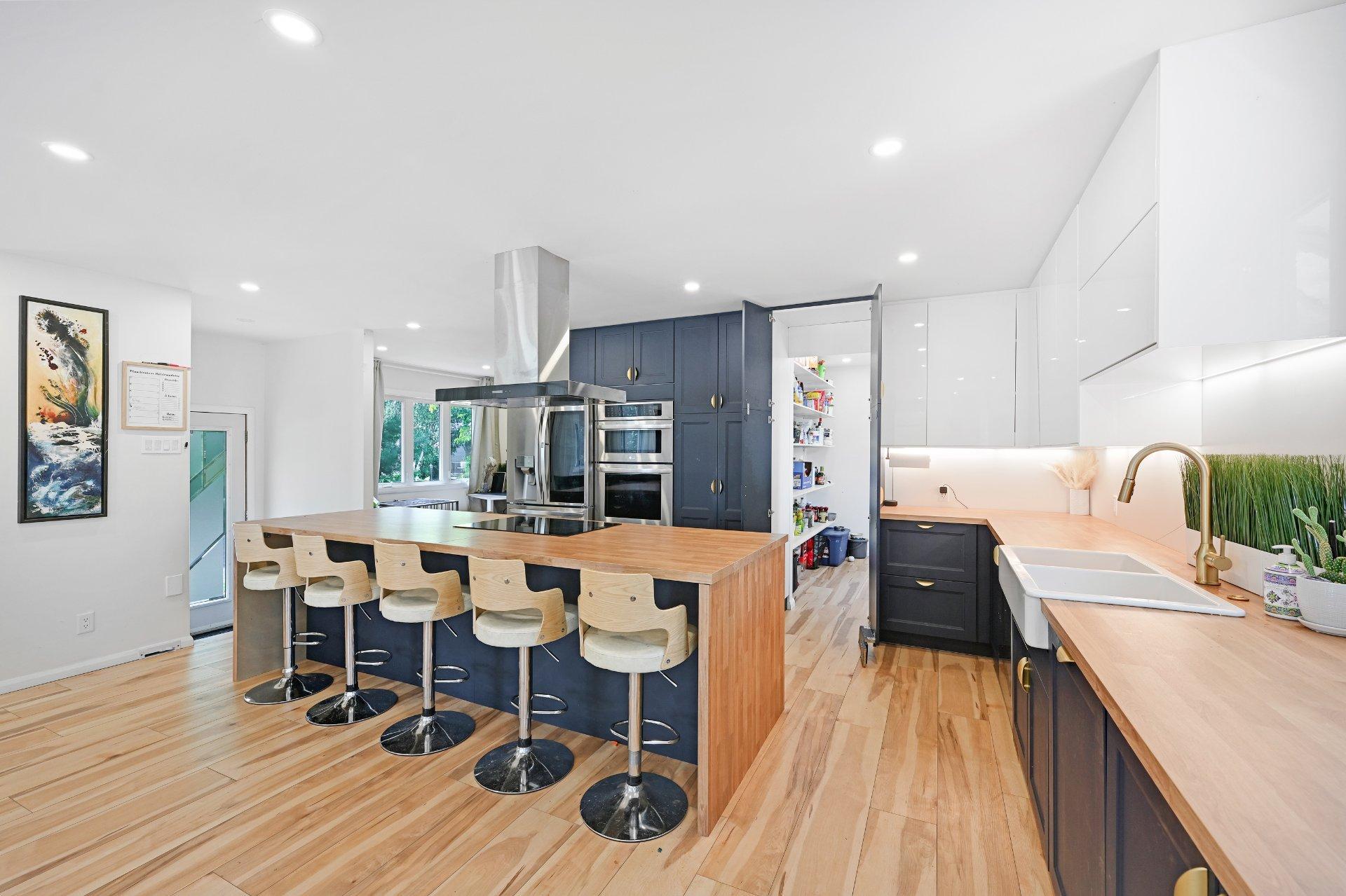 









885


Rue des Paysans

,
Sainte-Julie,




QC
J3E1K7

