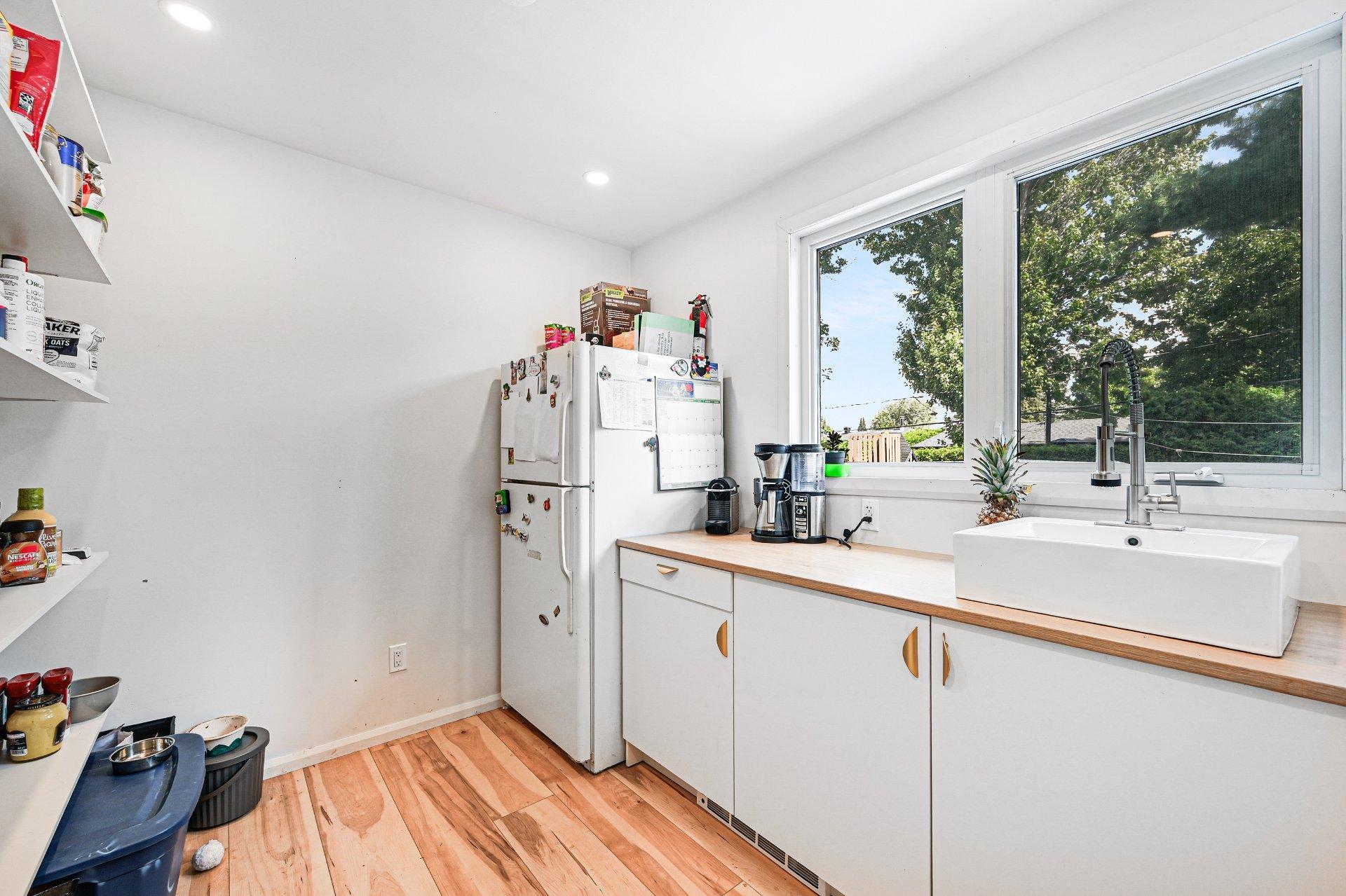 









885


Rue des Paysans

,
Sainte-Julie,




QC
J3E1K7

