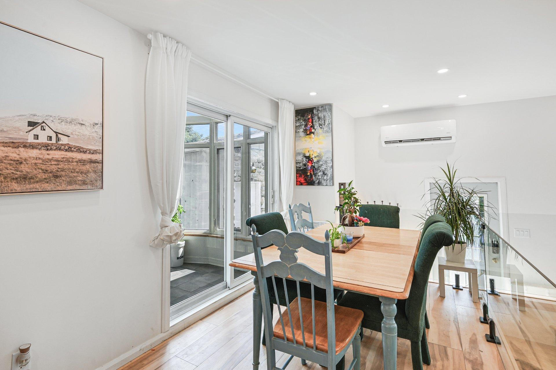 









885


Rue des Paysans

,
Sainte-Julie,




QC
J3E1K7

