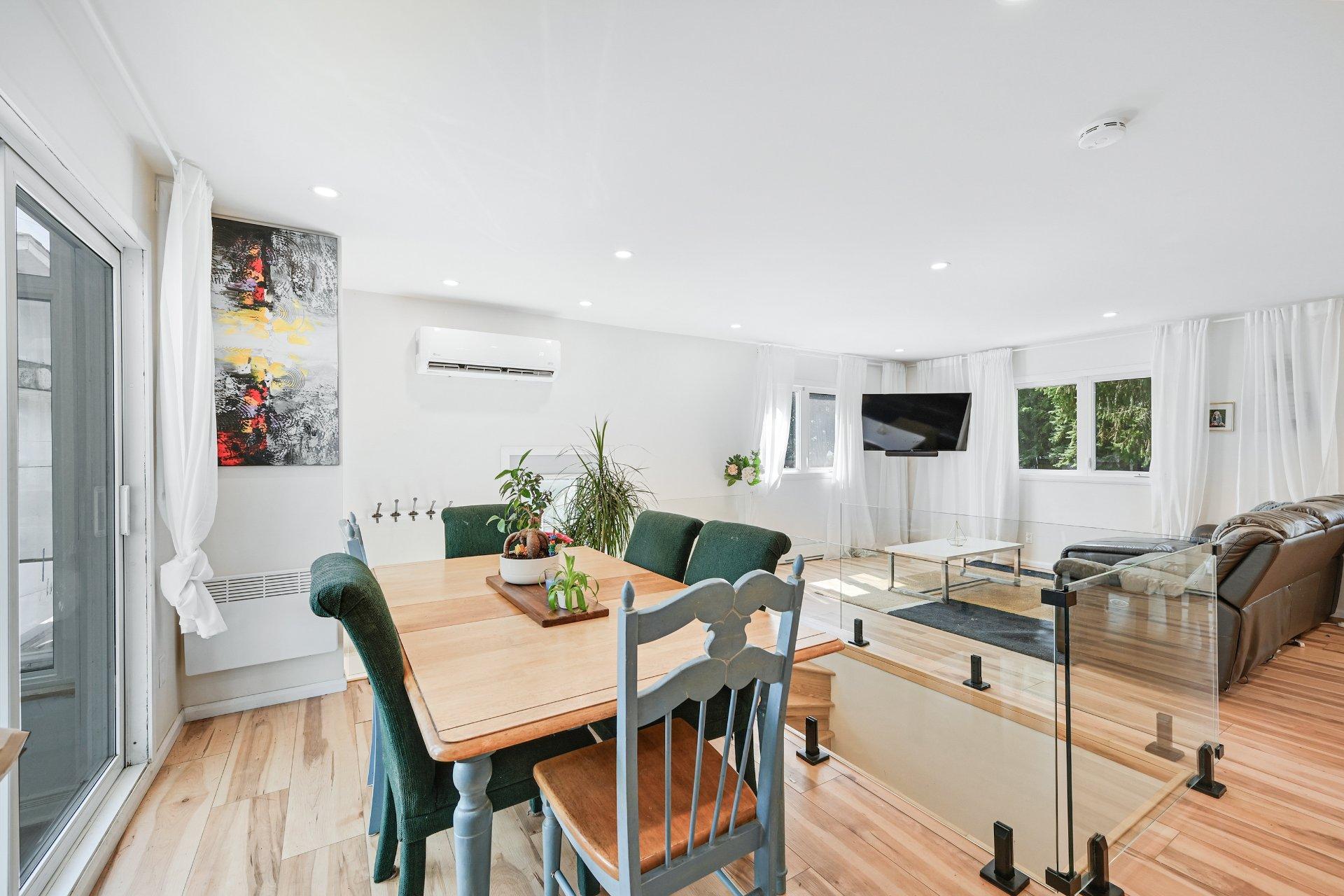 









885


Rue des Paysans

,
Sainte-Julie,




QC
J3E1K7


