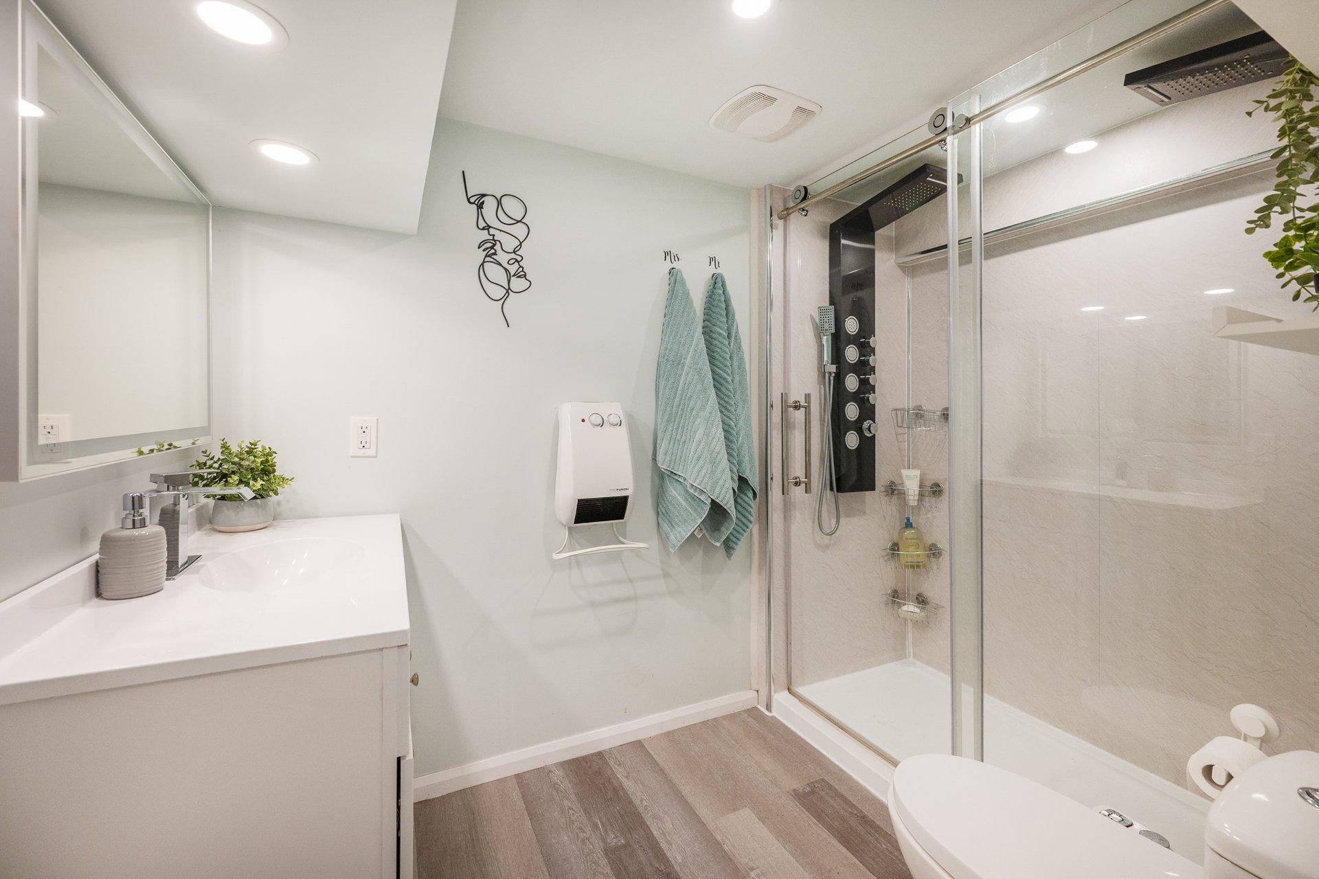 









885


Rue des Paysans

,
Sainte-Julie,




QC
J3E1K7

