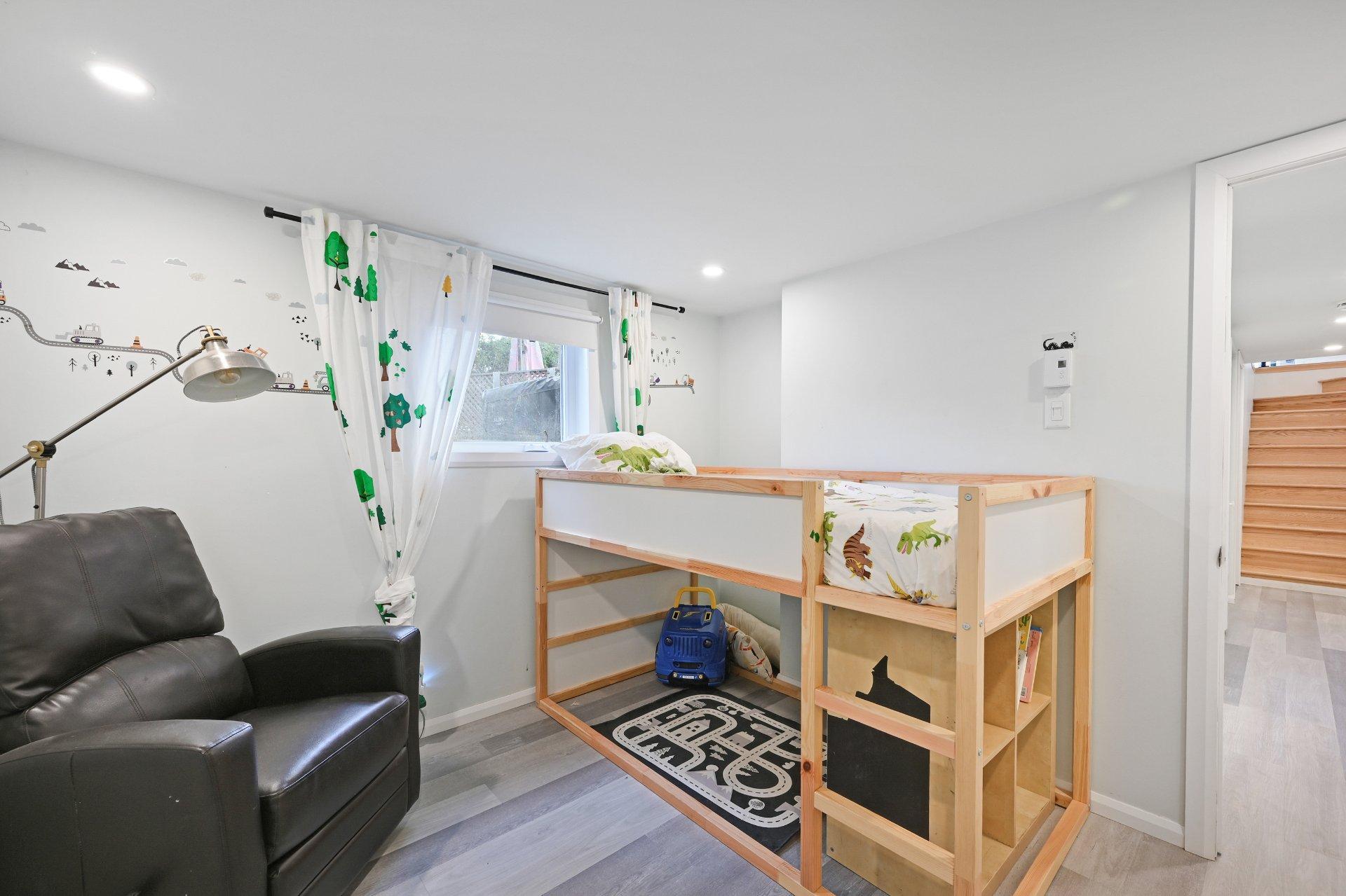 









885


Rue des Paysans

,
Sainte-Julie,




QC
J3E1K7

