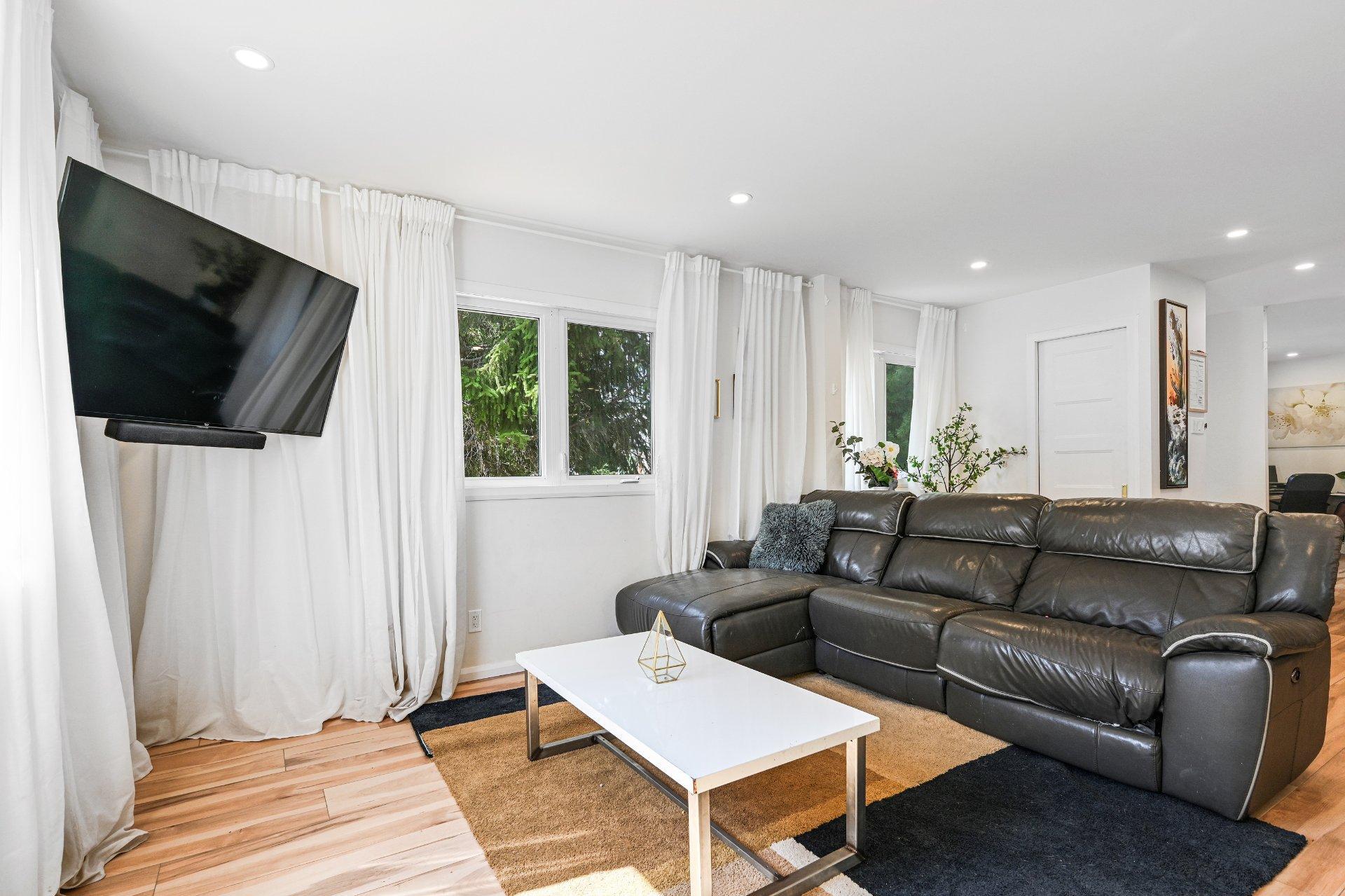 









885


Rue des Paysans

,
Sainte-Julie,




QC
J3E1K7

