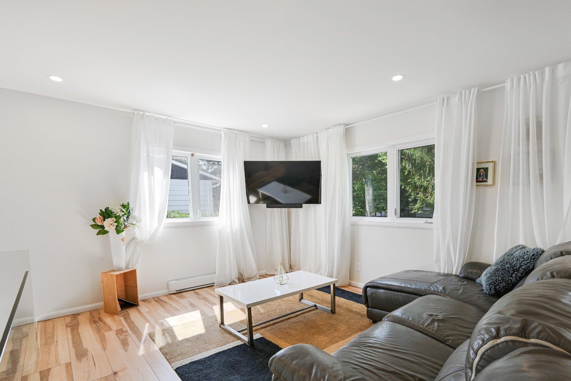 









885


Rue des Paysans

,
Sainte-Julie,




QC
J3E1K7

