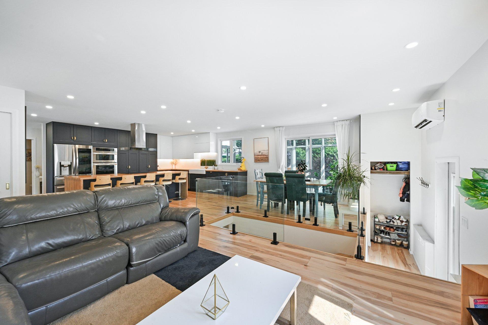 









885


Rue des Paysans

,
Sainte-Julie,




QC
J3E1K7


