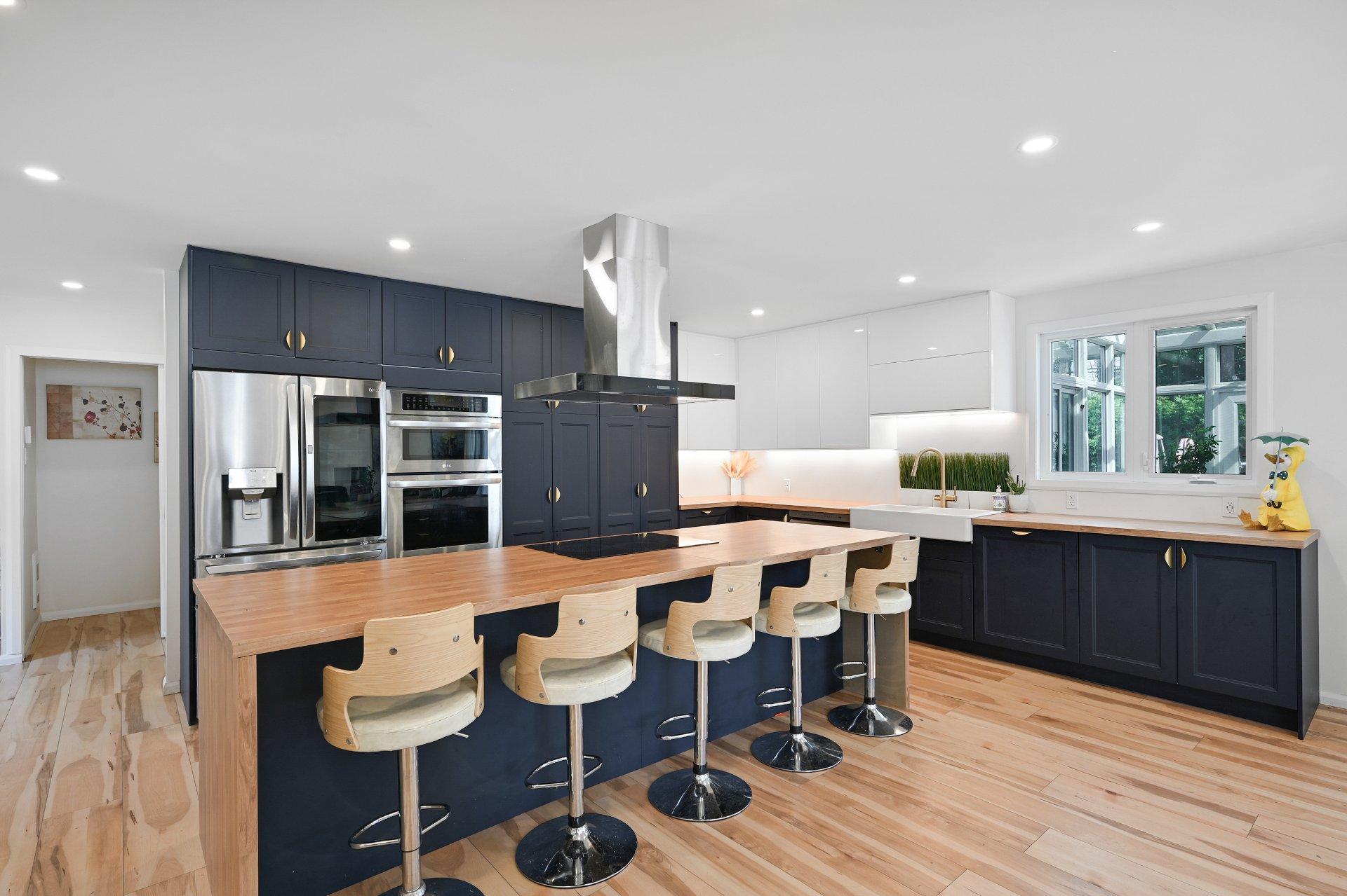 









885


Rue des Paysans

,
Sainte-Julie,




QC
J3E1K7

