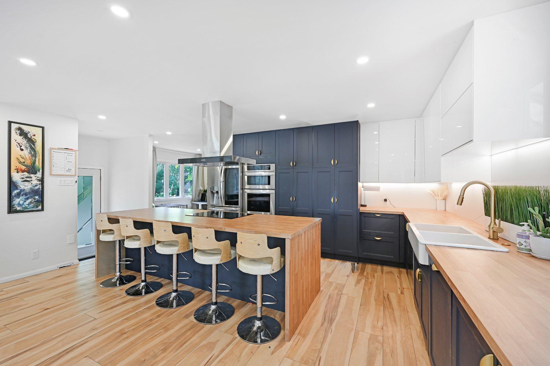 









885


Rue des Paysans

,
Sainte-Julie,




QC
J3E1K7

