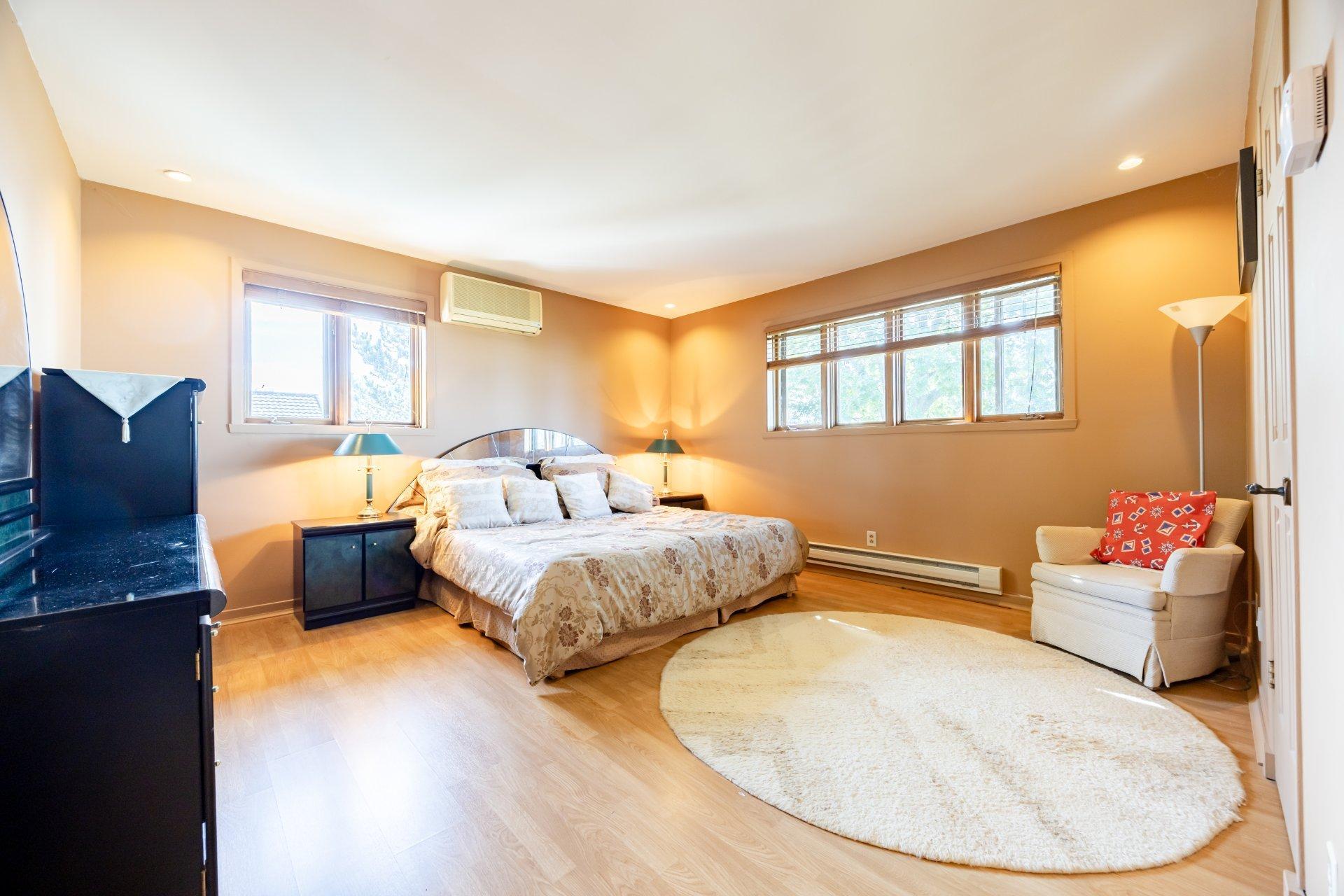 









104


Ch. du Vieux-Moulin

,
Notre-Dame-de-l'Île-Perrot,




QC
J7W3M2

