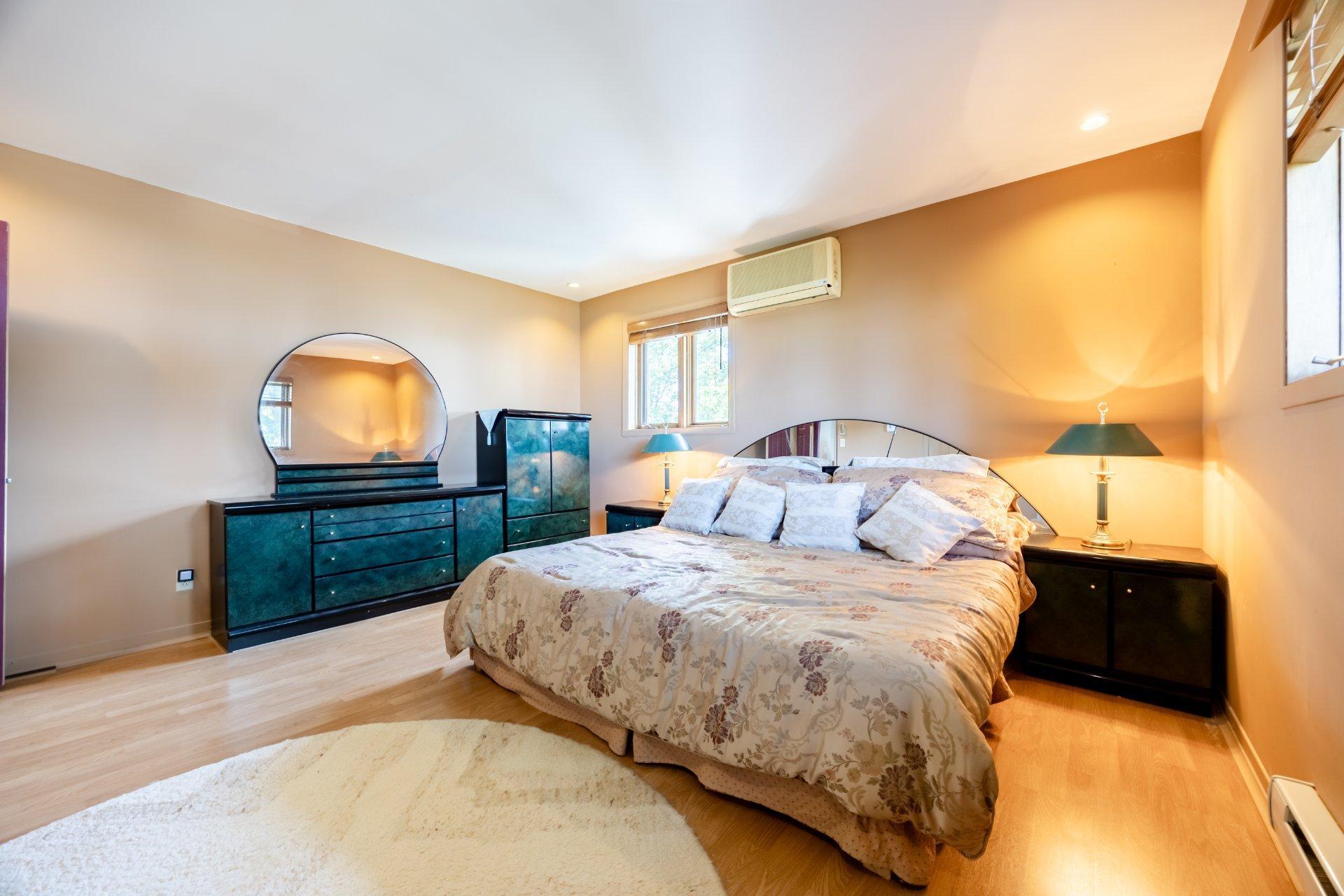 









104


Ch. du Vieux-Moulin

,
Notre-Dame-de-l'Île-Perrot,




QC
J7W3M2

