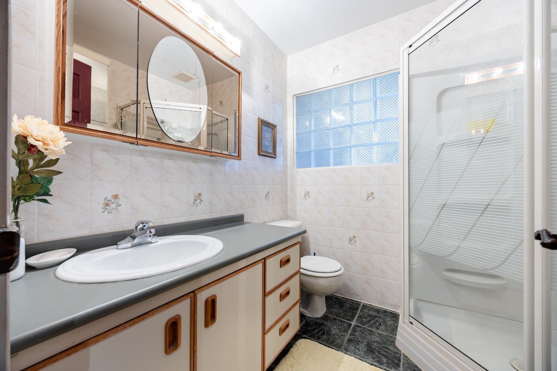 









104


Ch. du Vieux-Moulin

,
Notre-Dame-de-l'Île-Perrot,




QC
J7W3M2

