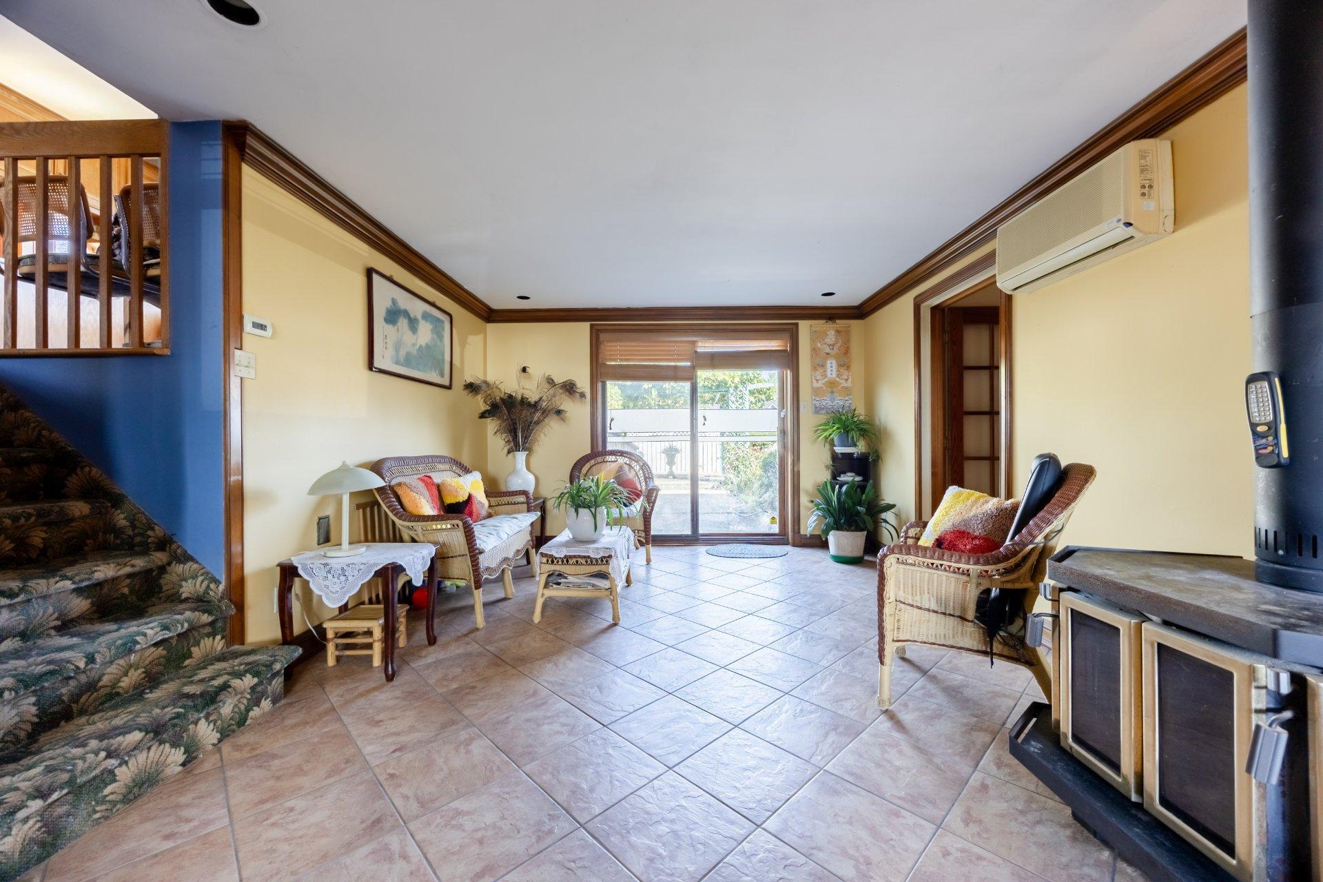 









104


Ch. du Vieux-Moulin

,
Notre-Dame-de-l'Île-Perrot,




QC
J7W3M2

