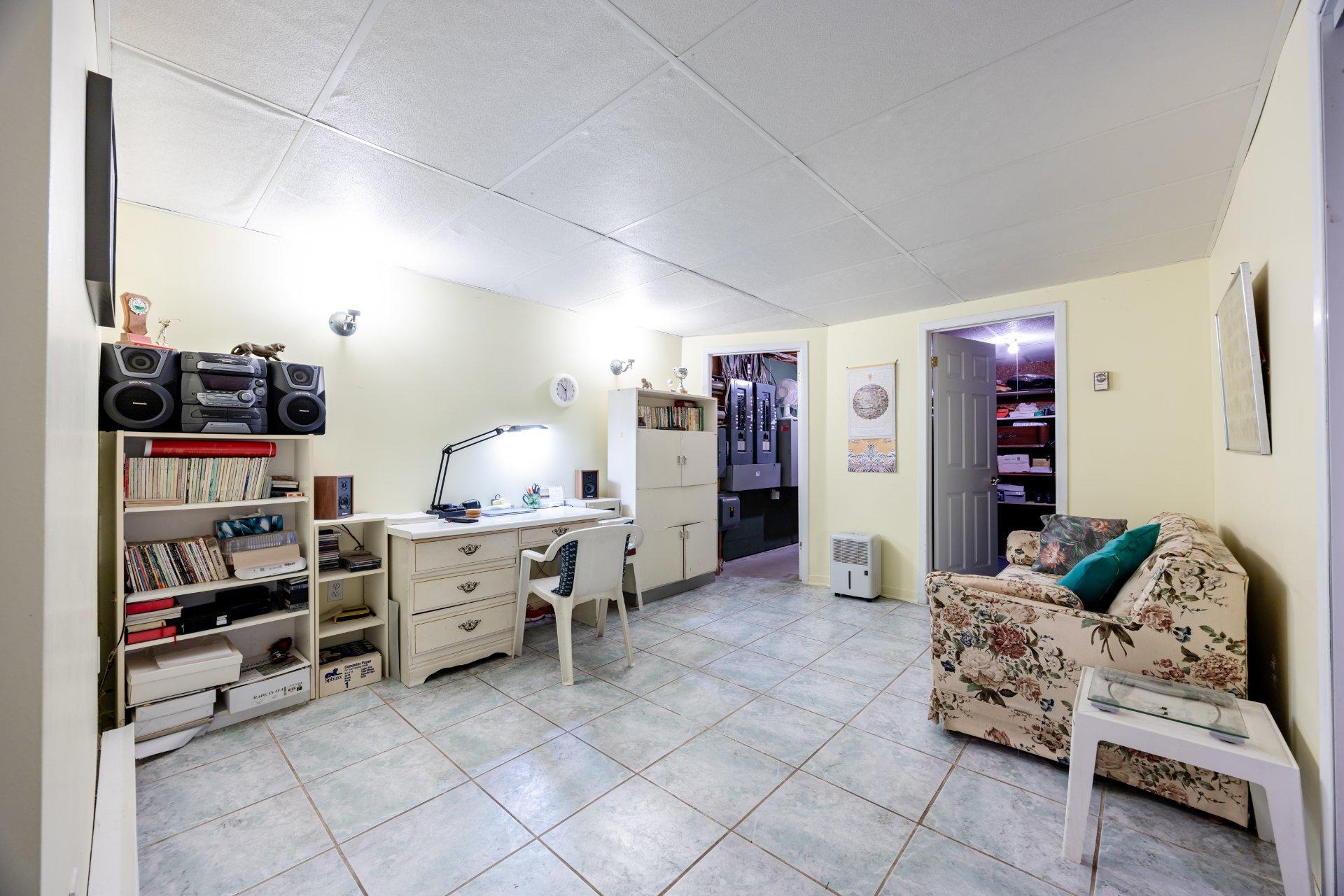 









104


Ch. du Vieux-Moulin

,
Notre-Dame-de-l'Île-Perrot,




QC
J7W3M2

