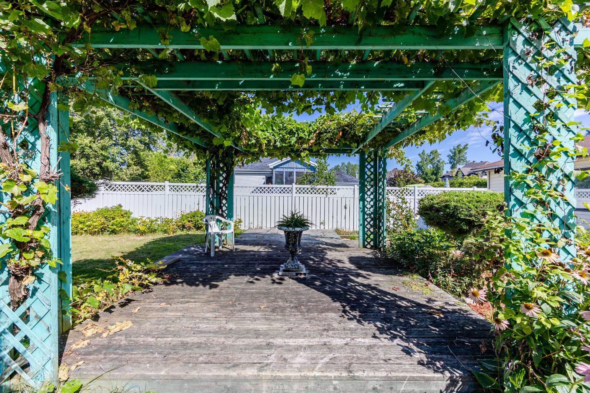 









104


Ch. du Vieux-Moulin

,
Notre-Dame-de-l'Île-Perrot,




QC
J7W3M2

