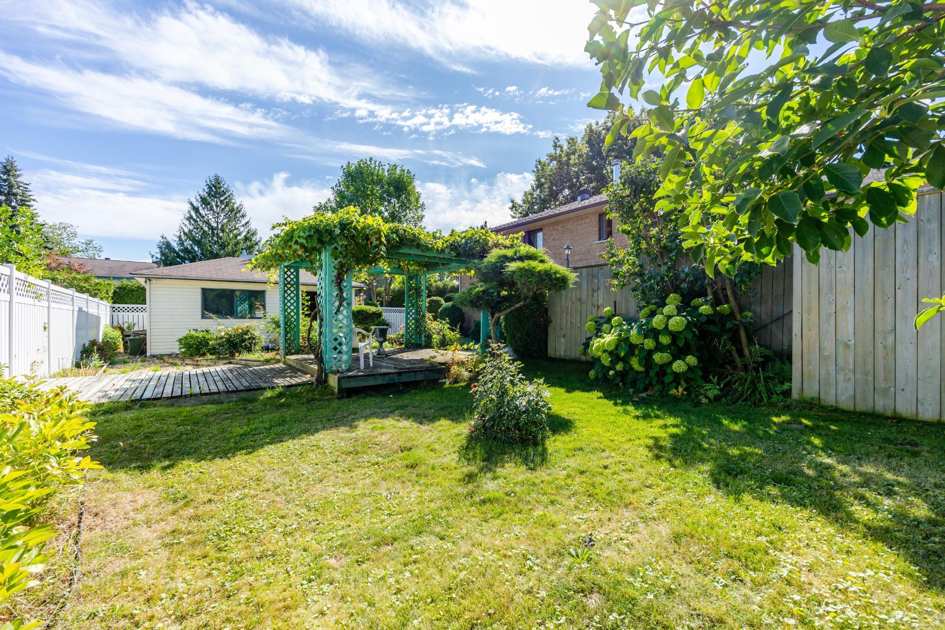 









104


Ch. du Vieux-Moulin

,
Notre-Dame-de-l'Île-Perrot,




QC
J7W3M2

