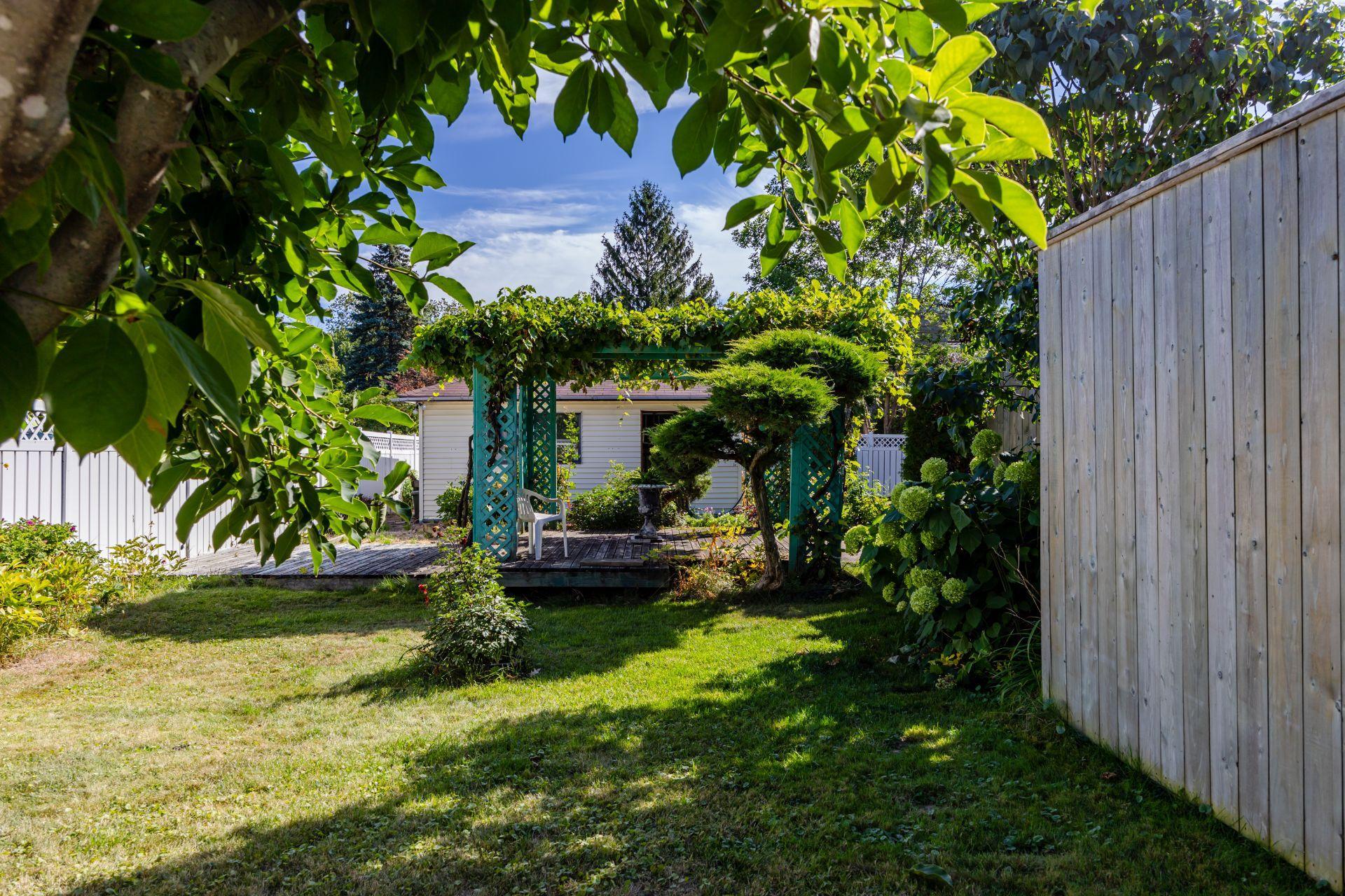 









104


Ch. du Vieux-Moulin

,
Notre-Dame-de-l'Île-Perrot,




QC
J7W3M2

