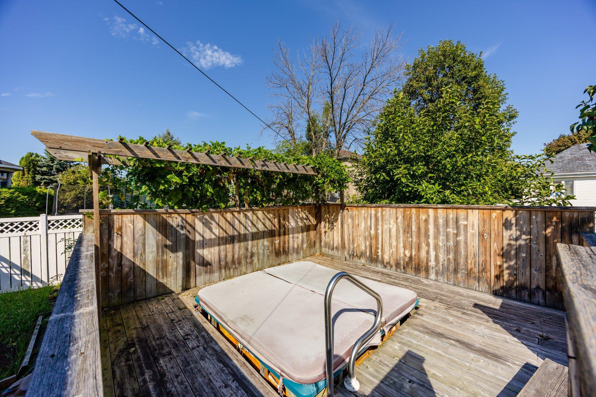 









104


Ch. du Vieux-Moulin

,
Notre-Dame-de-l'Île-Perrot,




QC
J7W3M2

