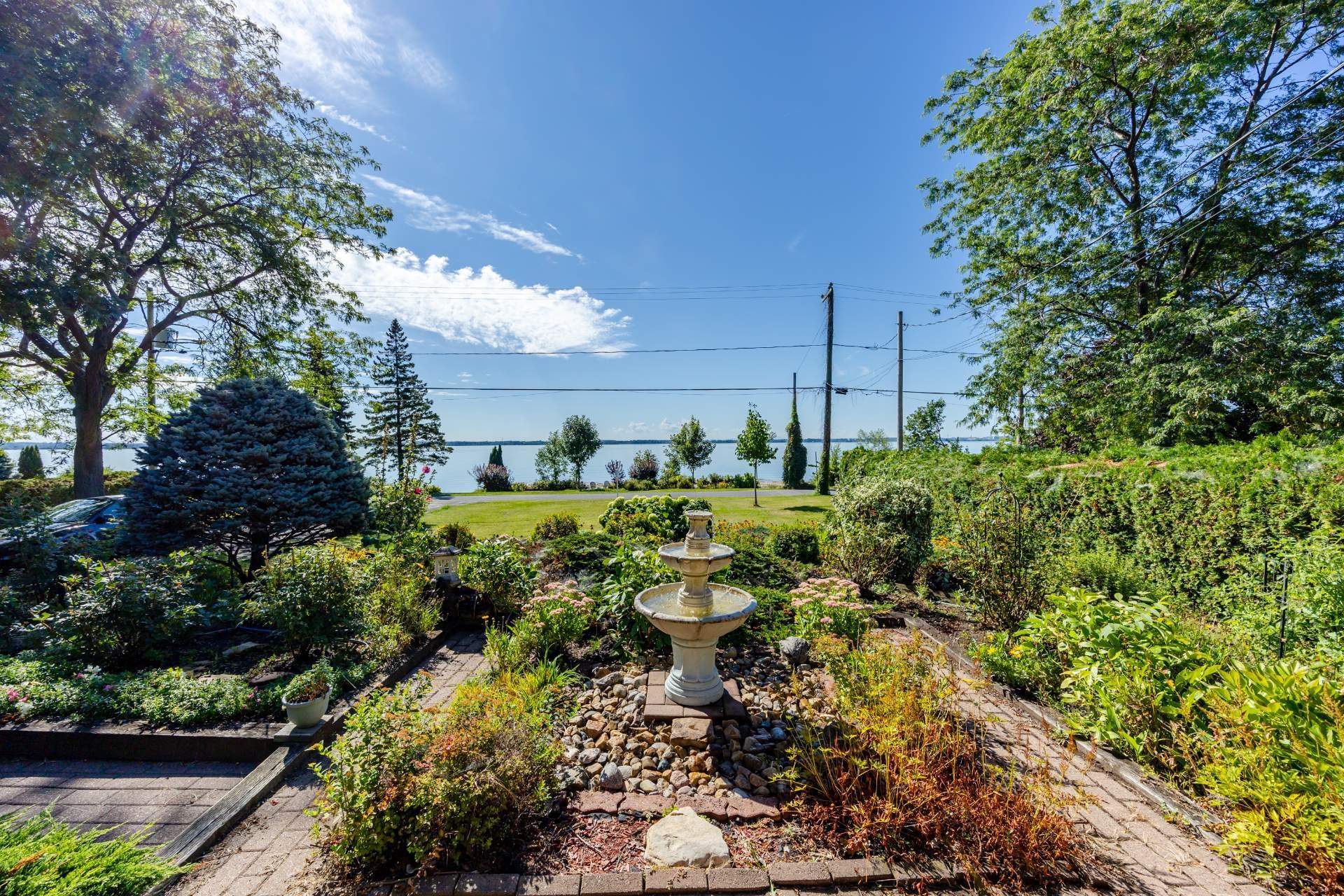 









104


Ch. du Vieux-Moulin

,
Notre-Dame-de-l'Île-Perrot,




QC
J7W3M2

