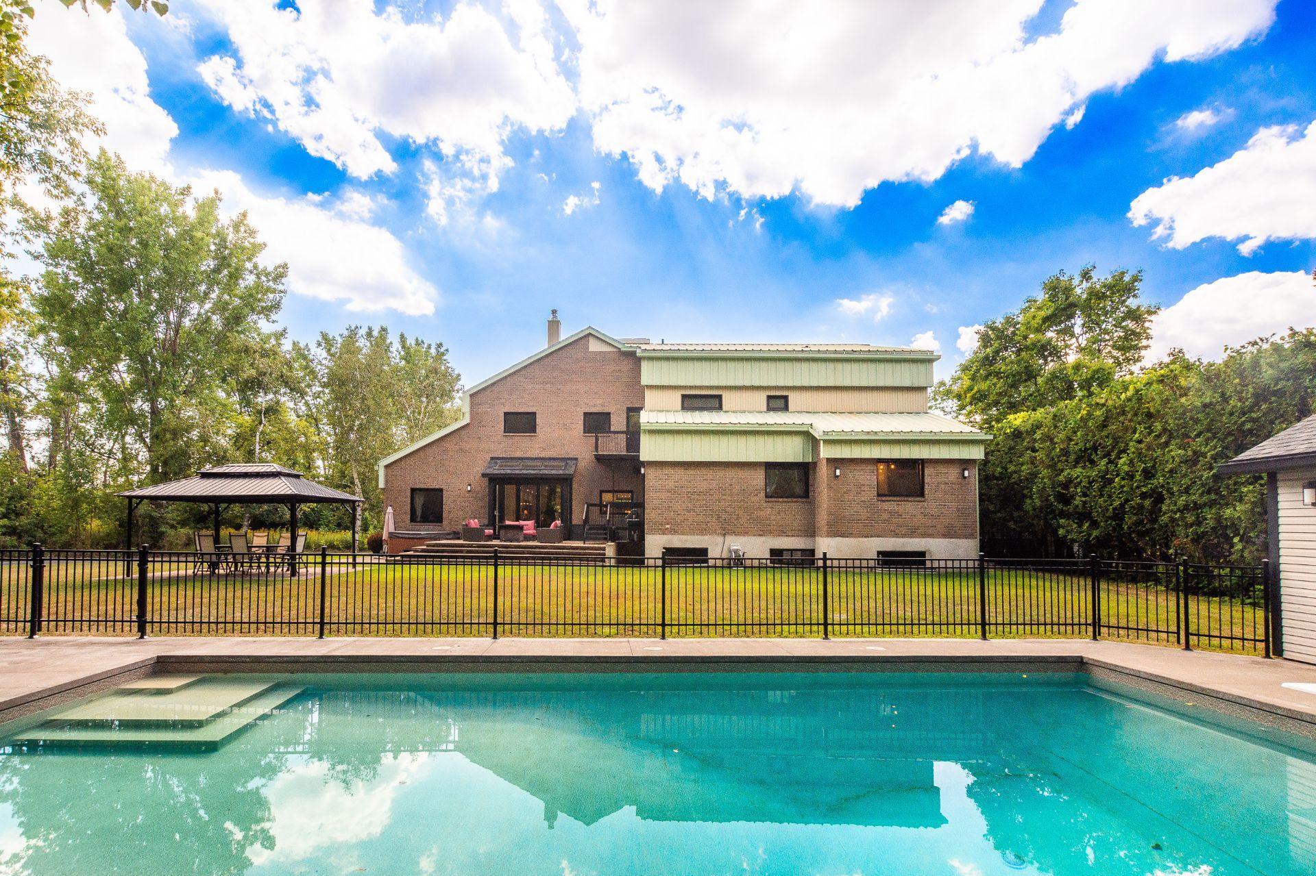 









2200


Rue Gardenvale

,
Saint-Bruno-de-Montarville,




QC
J3V2X1

