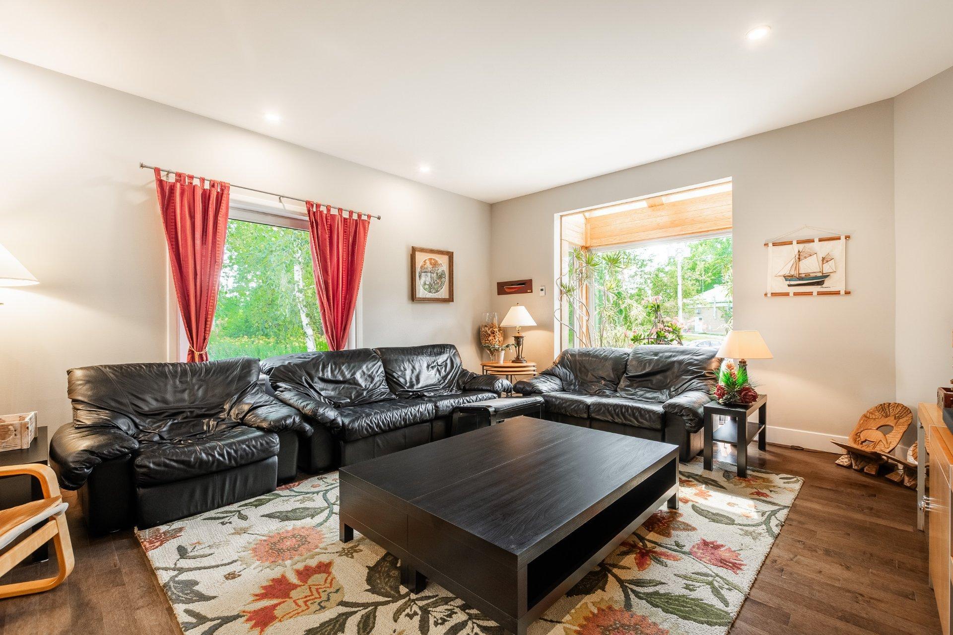 









2200


Rue Gardenvale

,
Saint-Bruno-de-Montarville,




QC
J3V2X1

