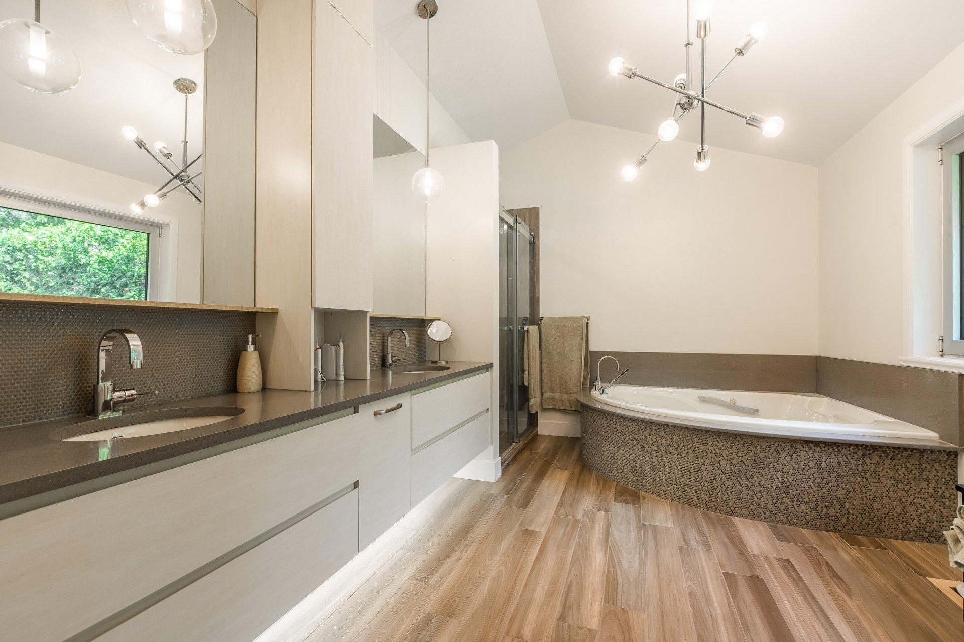 









2200


Rue Gardenvale

,
Saint-Bruno-de-Montarville,




QC
J3V2X1

